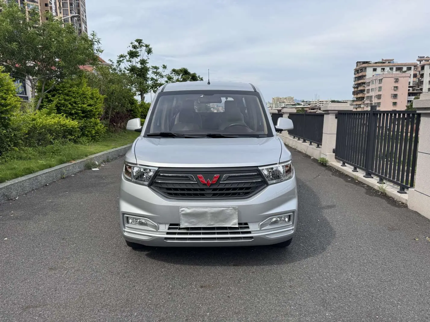 Wuling Hongguang V  из Китая