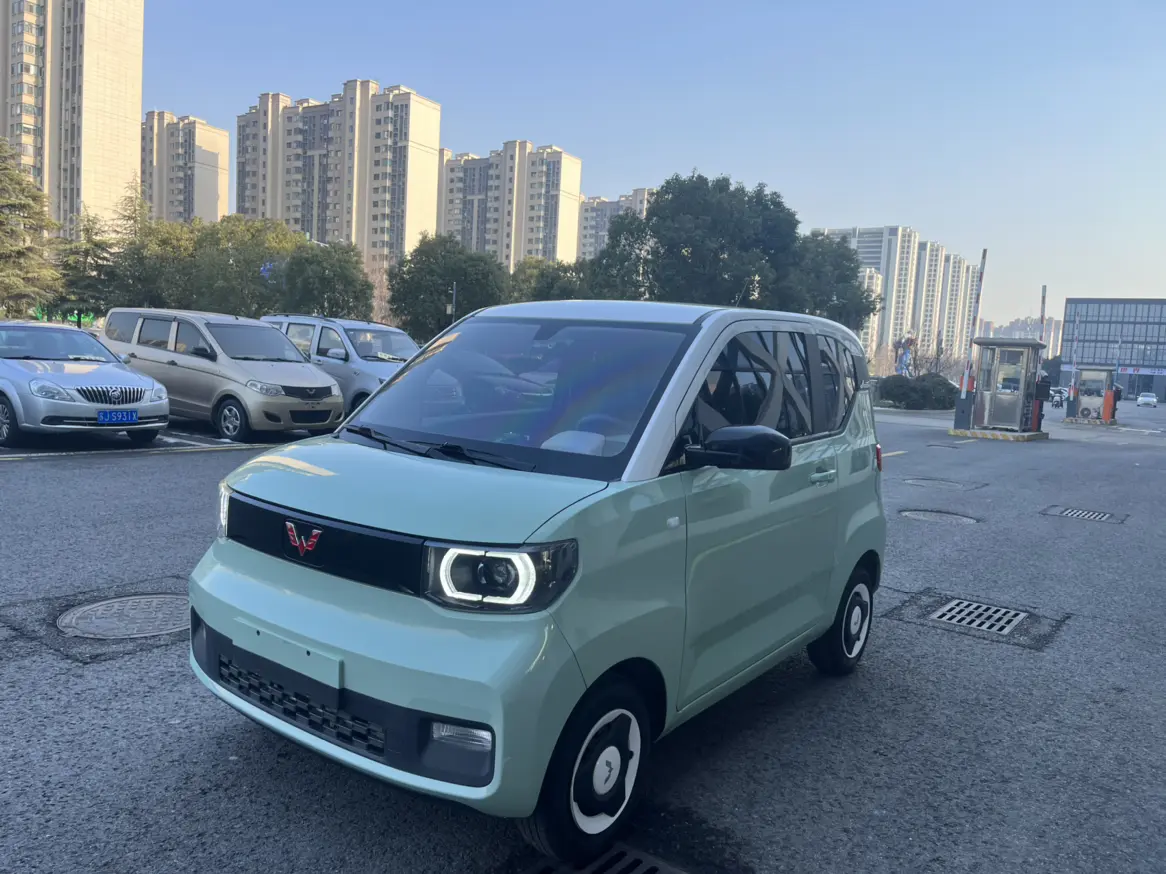 Wuling Hongguang MINIEV  из Китая