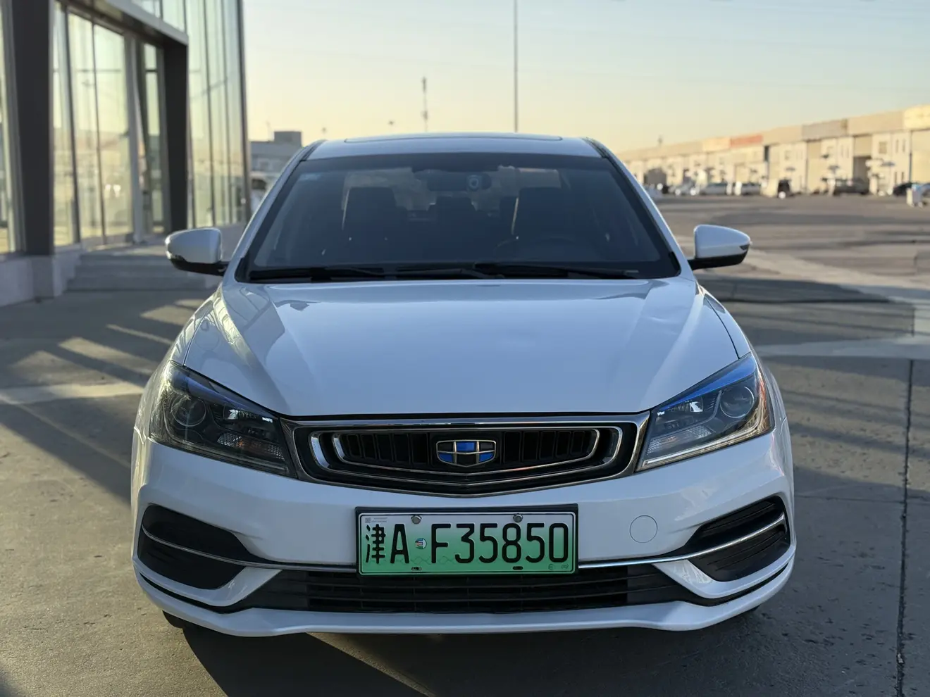 Geely Emgrand PHEV  из Китая