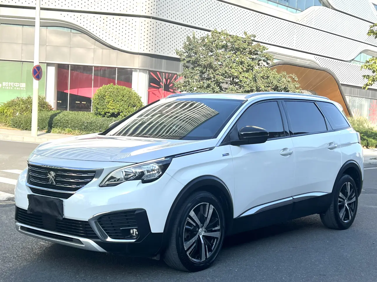 Peugeot 5008  из Китая
