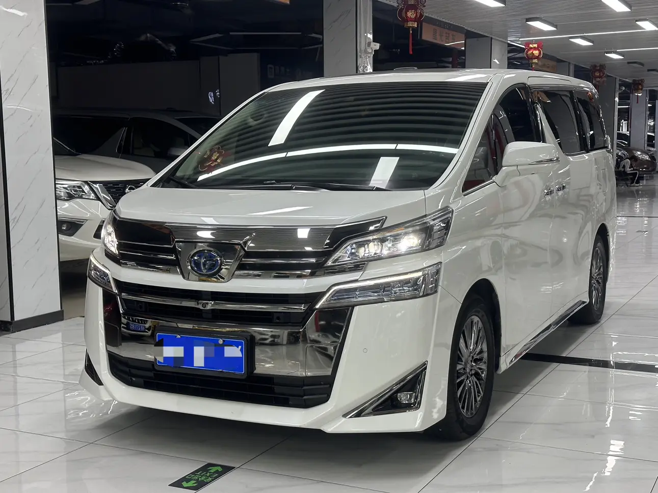 Toyota Crown Wellfire (Wilfa)  из Китая