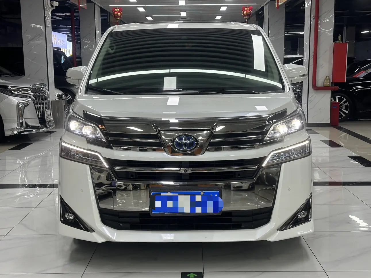 Toyota Crown Wellfire (Wilfa)  из Китая