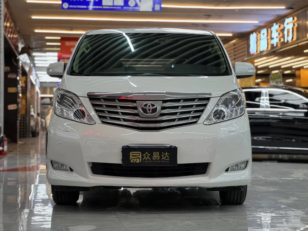 Toyota Alphard (Elfa)  из Китая