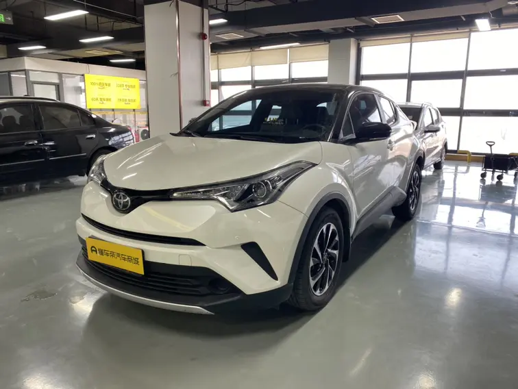 Toyota C-HR Hybrid (Yize IZOA)  из Китая