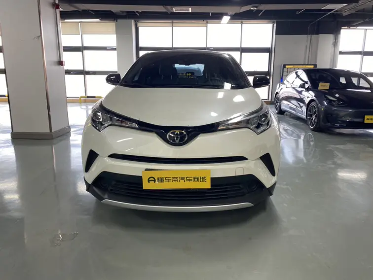 Toyota C-HR Hybrid (Yize IZOA)  из Китая