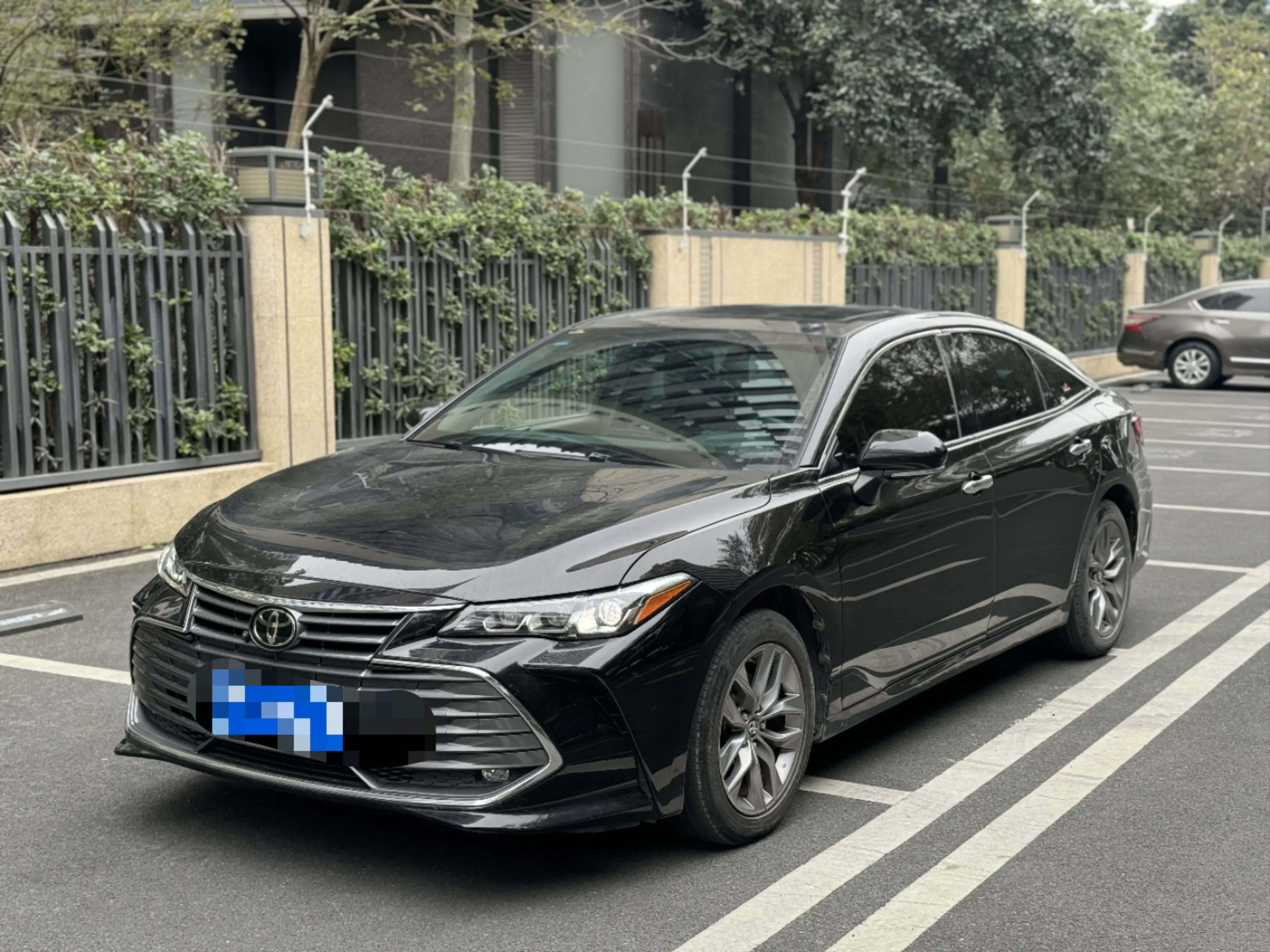 Toyota Avalon (Asian dragon)  из Китая