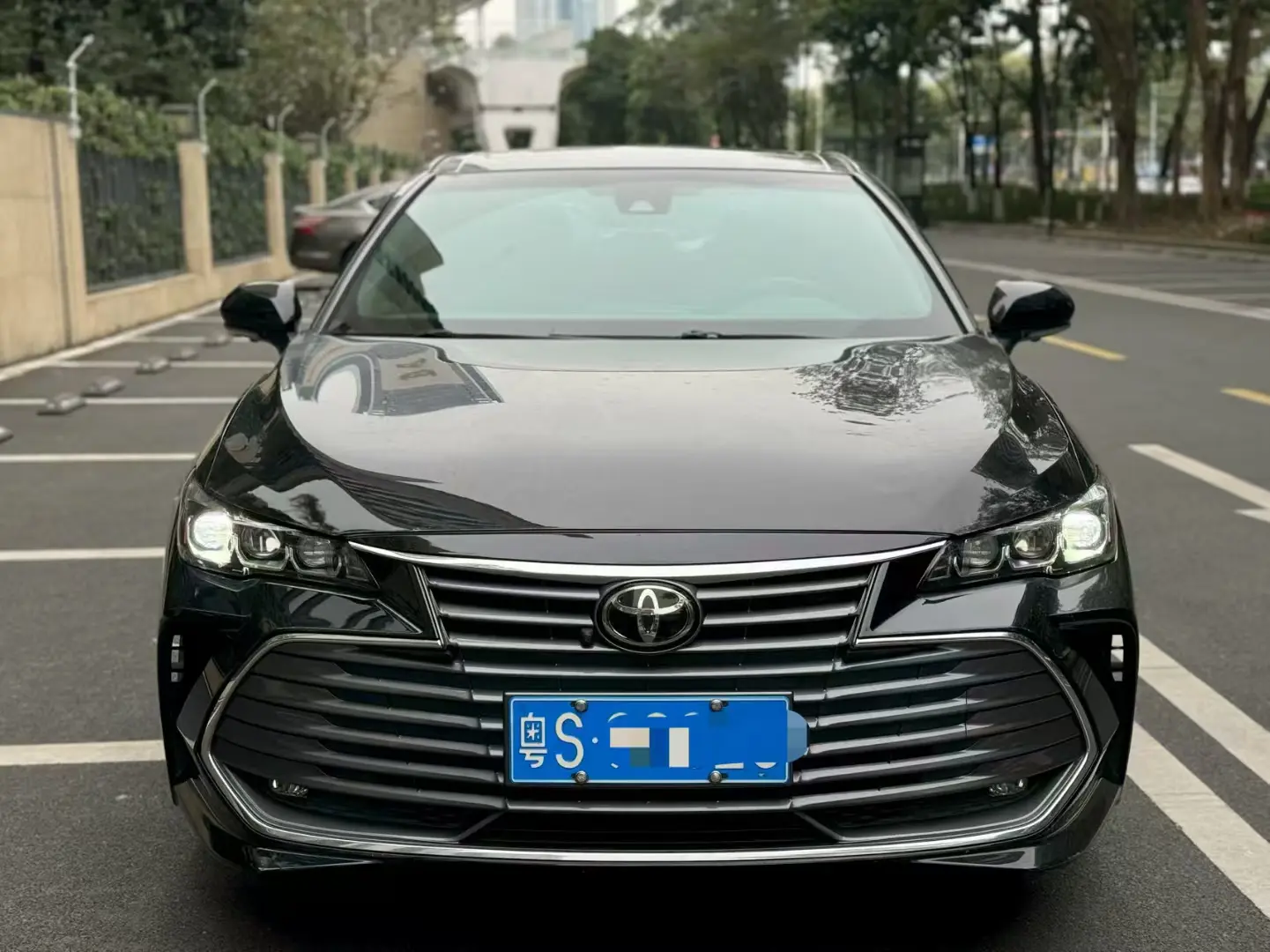 Toyota Avalon (Asian dragon)  из Китая