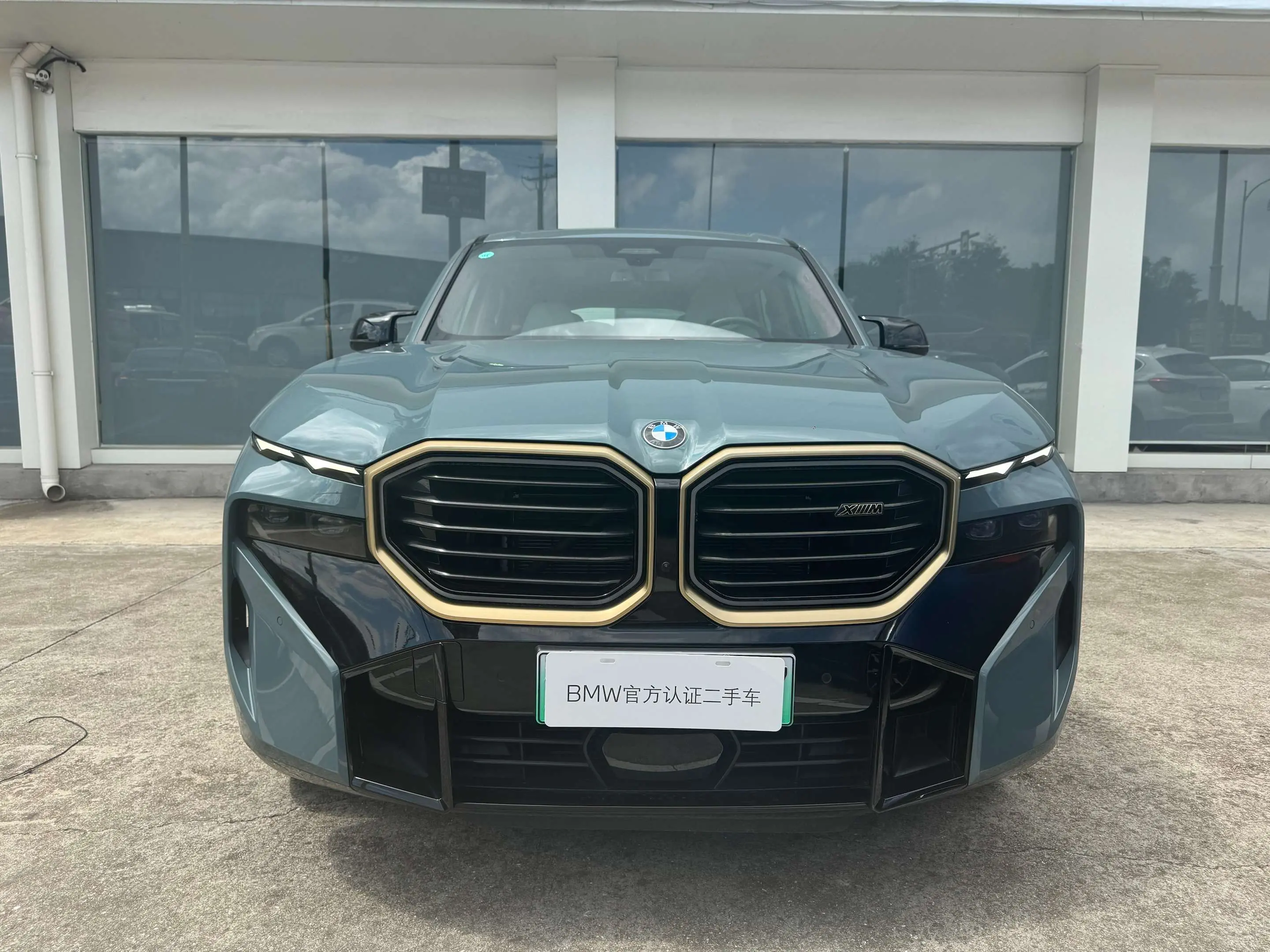 BMW XM  из Китая