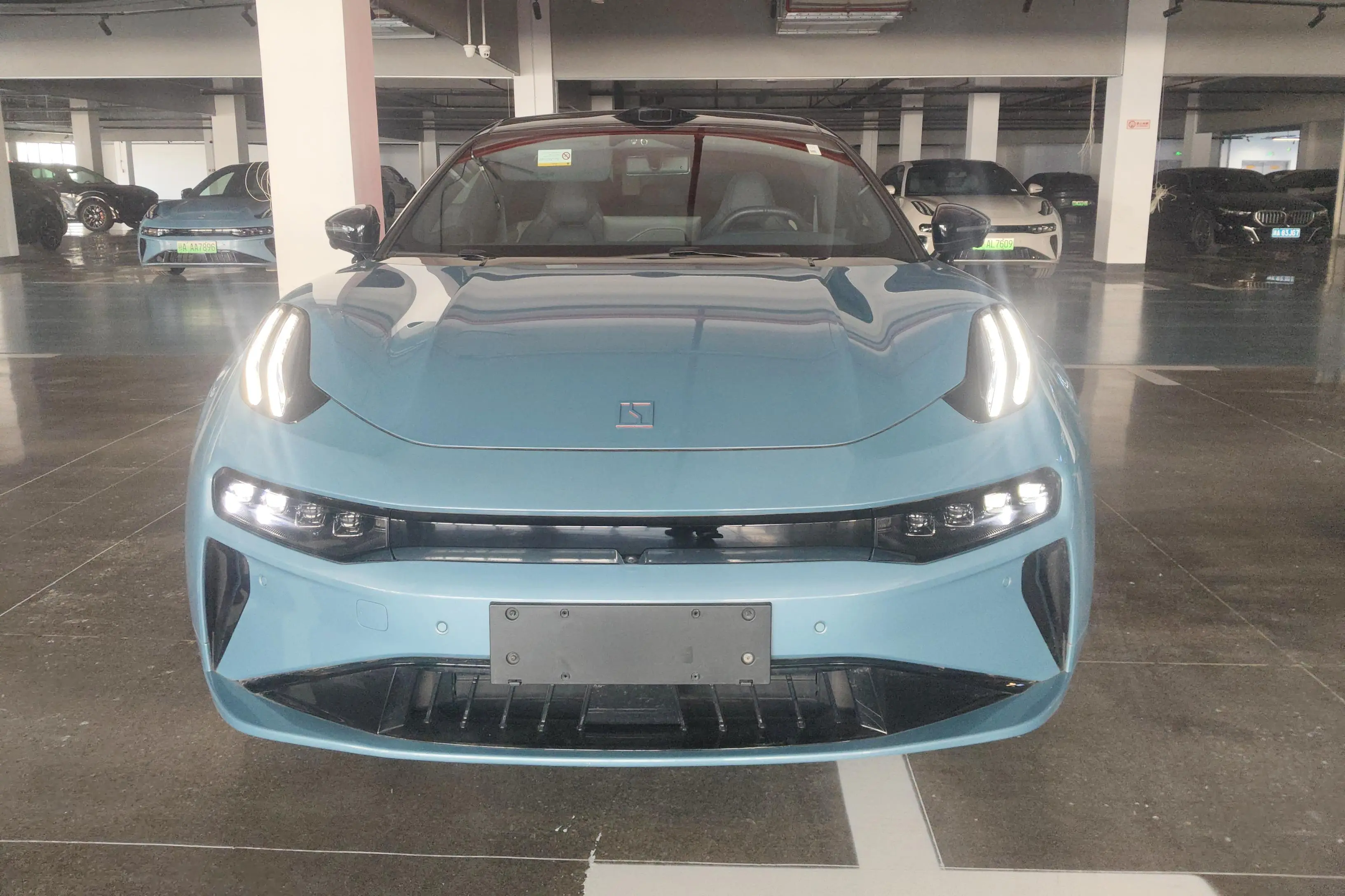 ZEEKR 001  из Китая