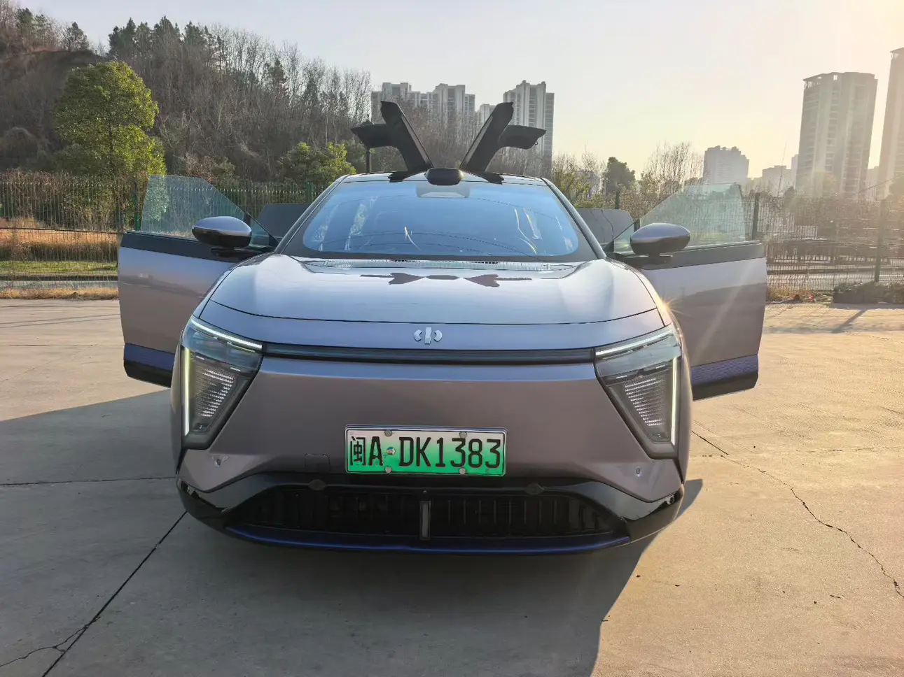 HiPhi Y  из Китая