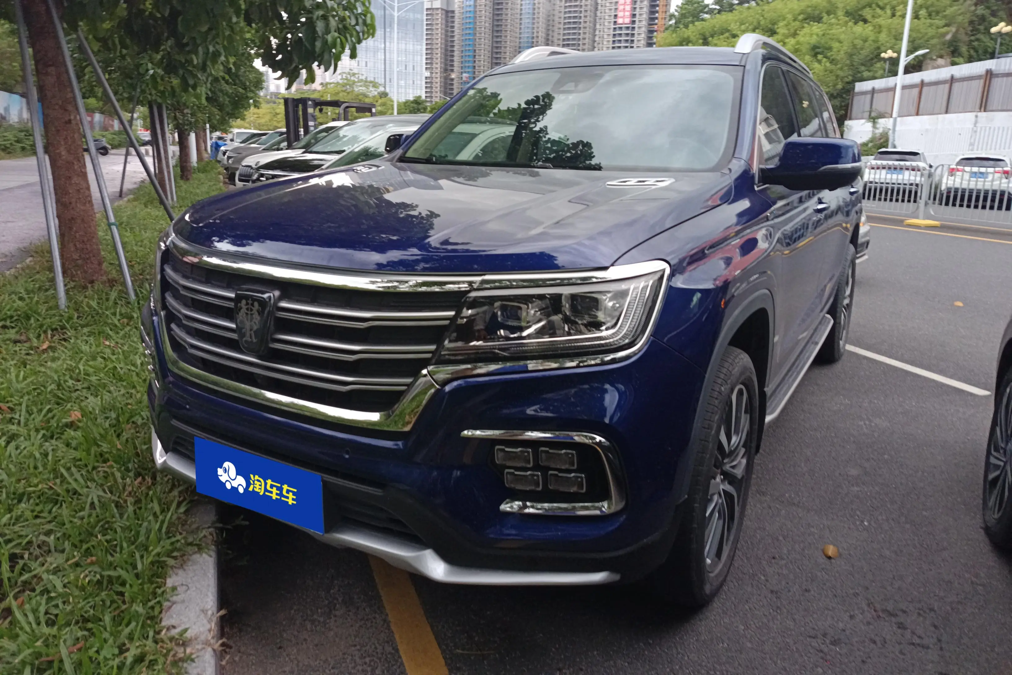 Roewe RX8  из Китая