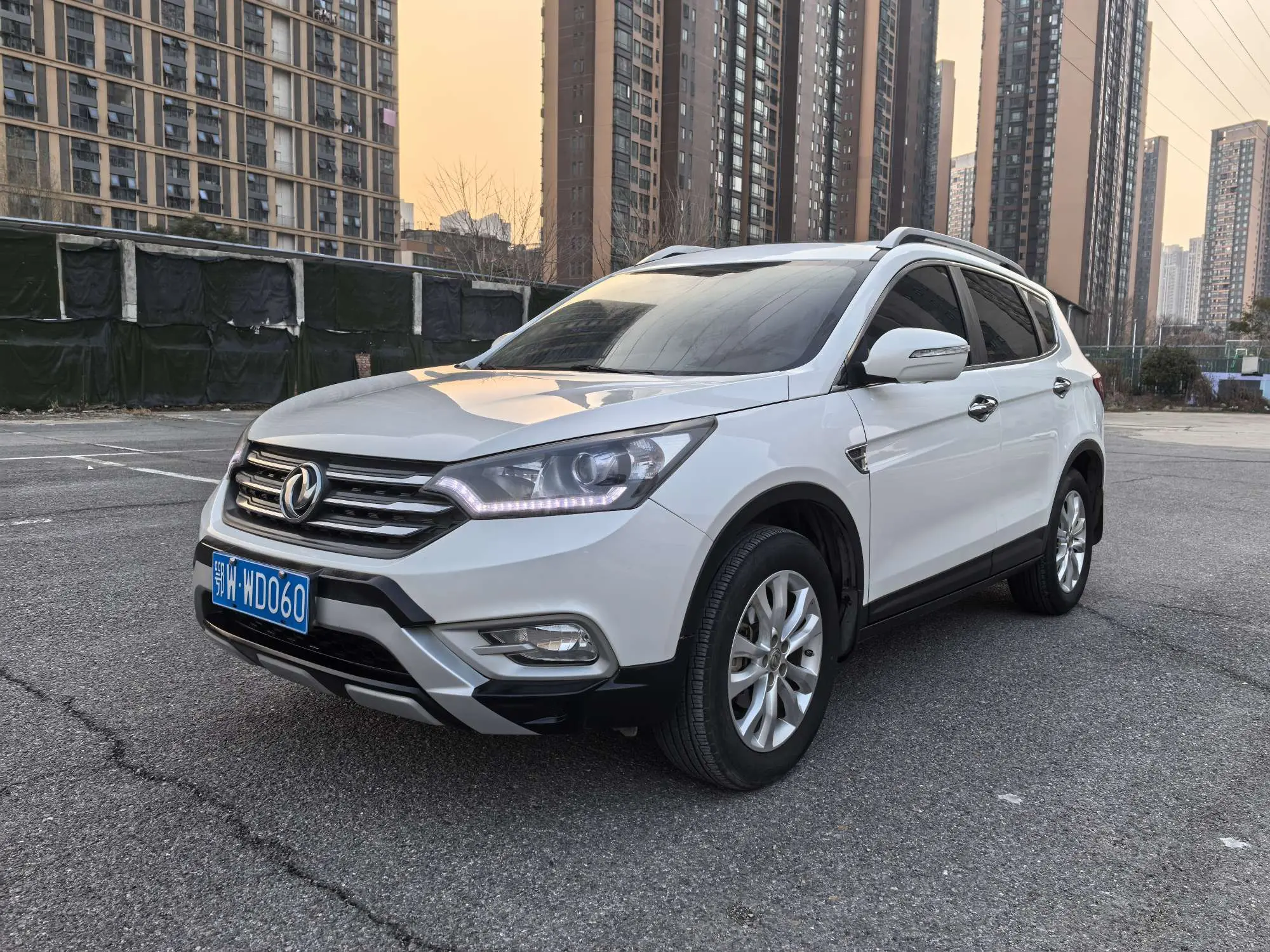 Dongfeng Fengshen AX7  из Китая