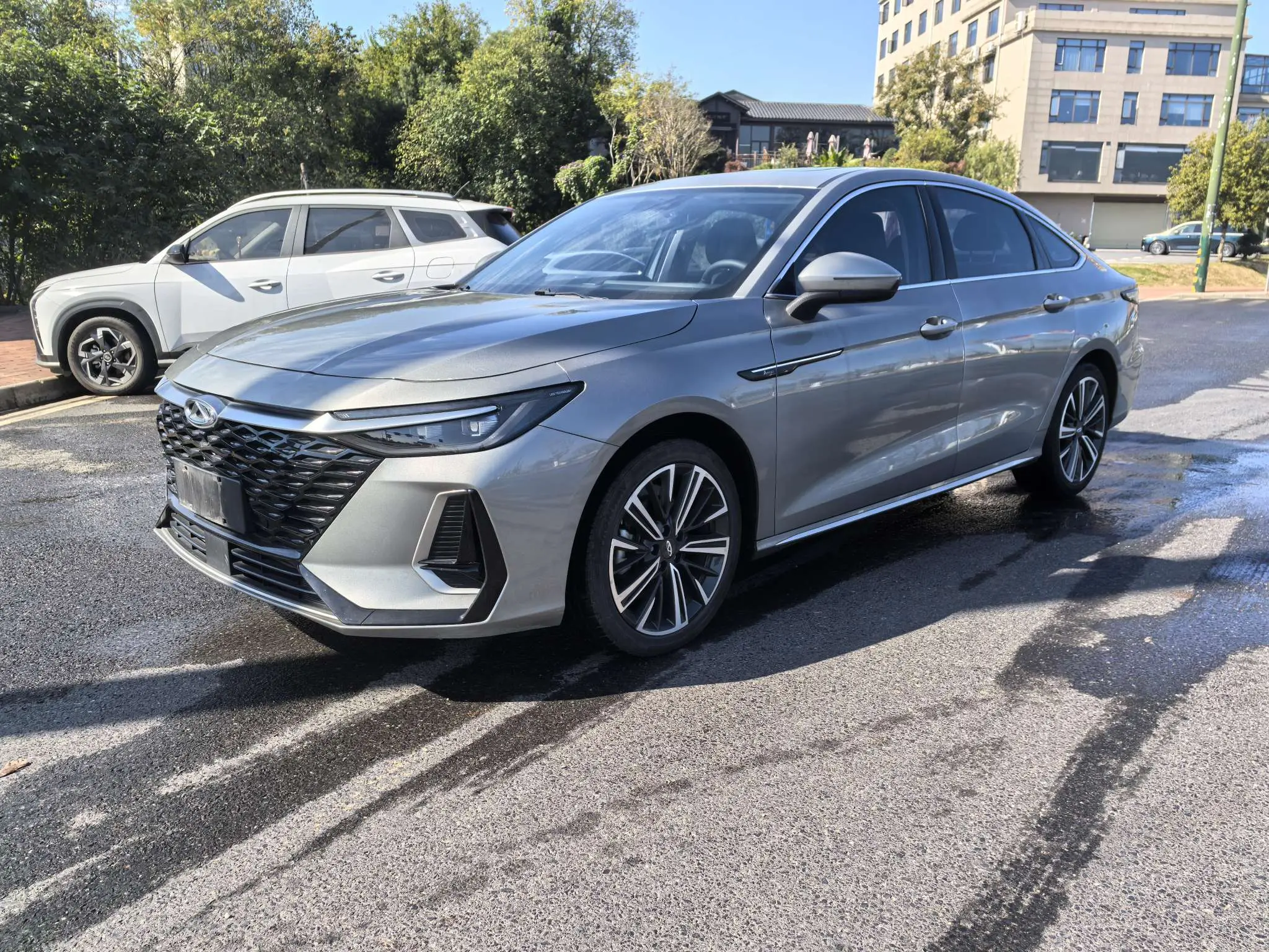 Chery Arrizo 8  из Китая