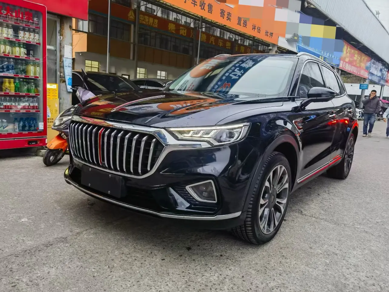 Hongqi HS5  из Китая