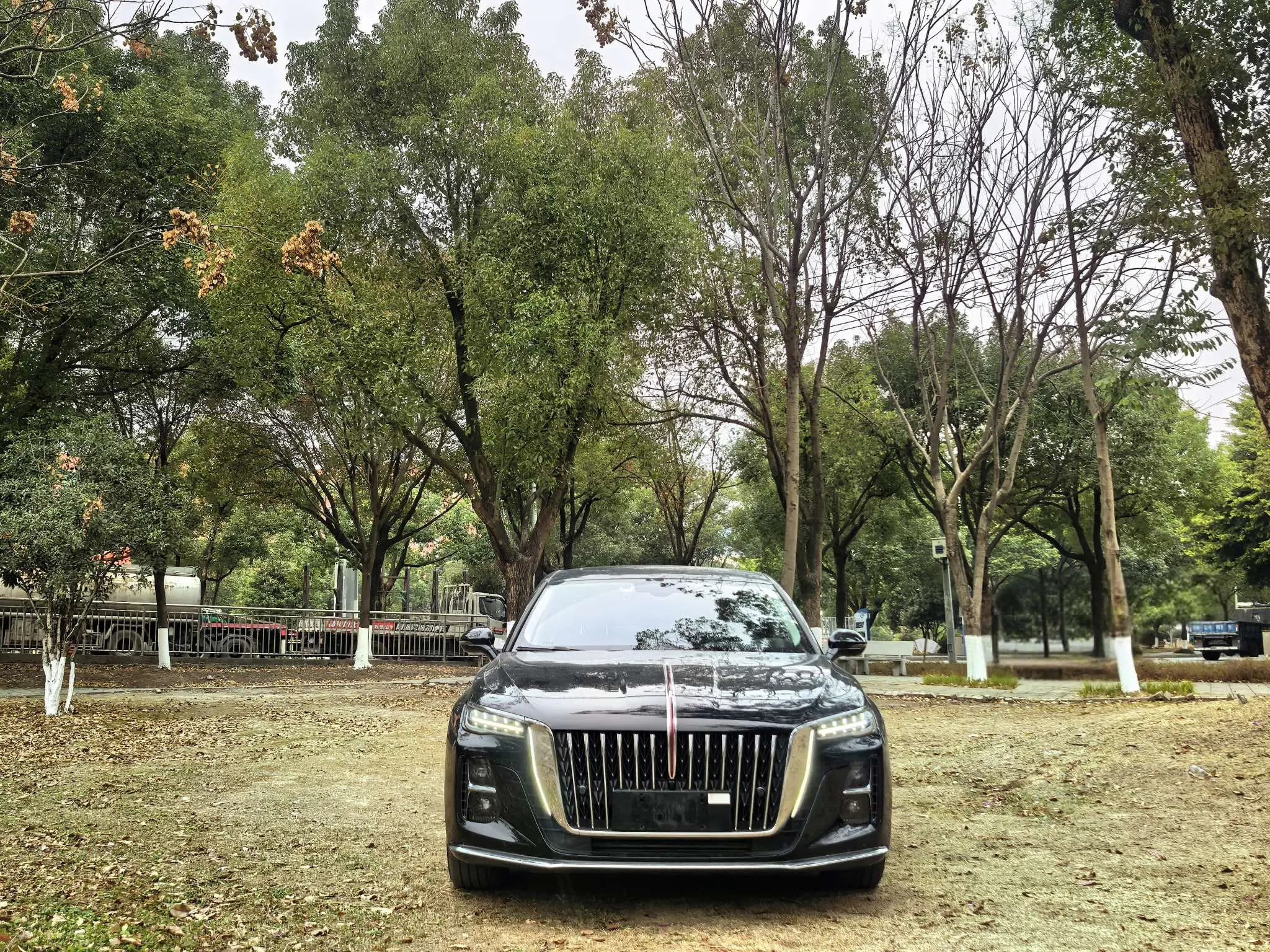 Hongqi H5  из Китая