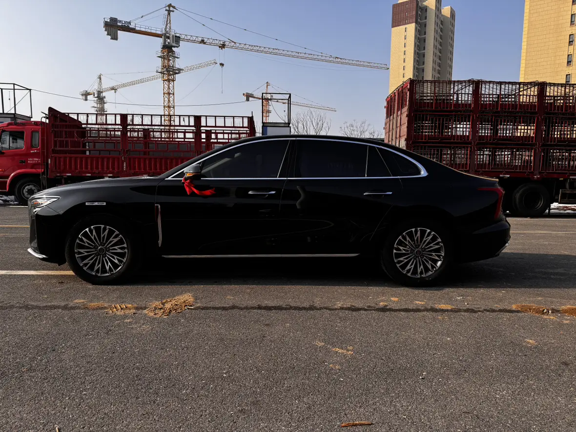 Hongqi H5  из Китая