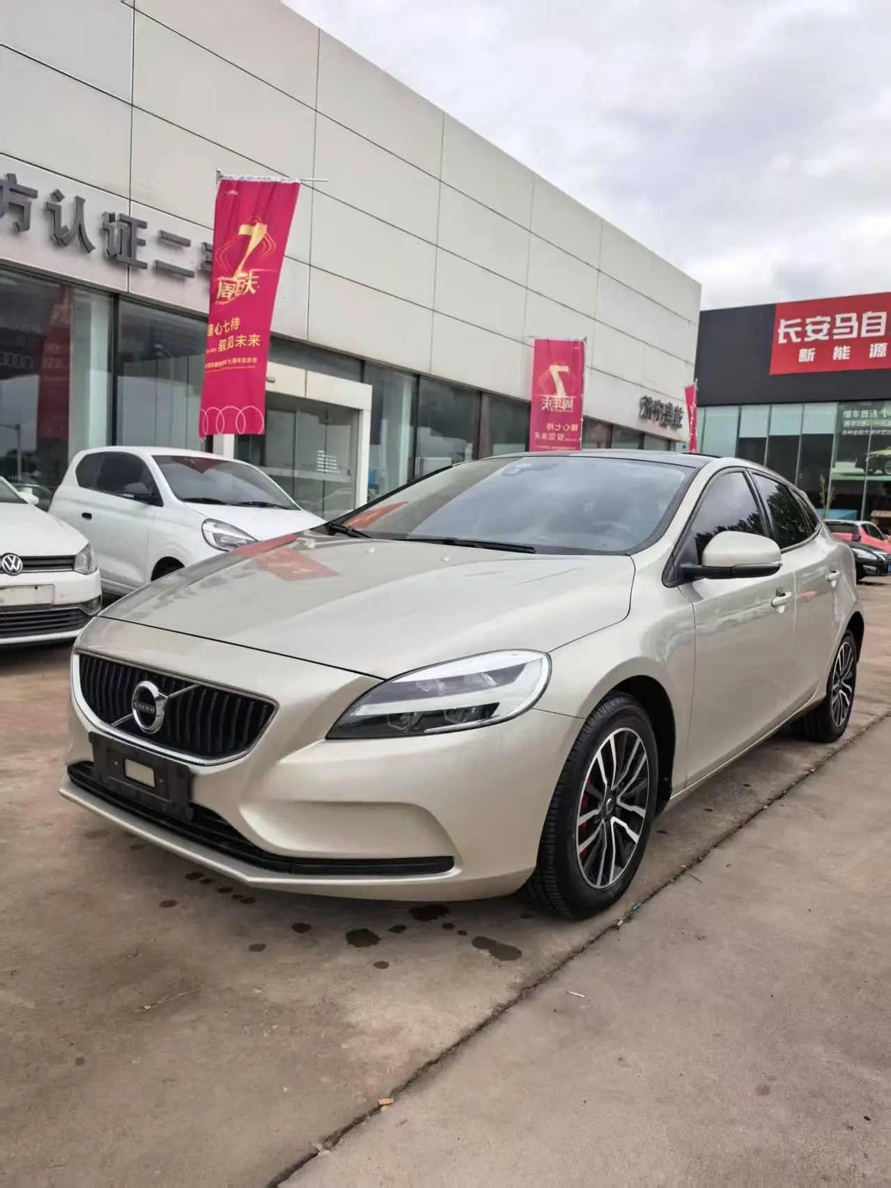 Volvo V40  из Китая