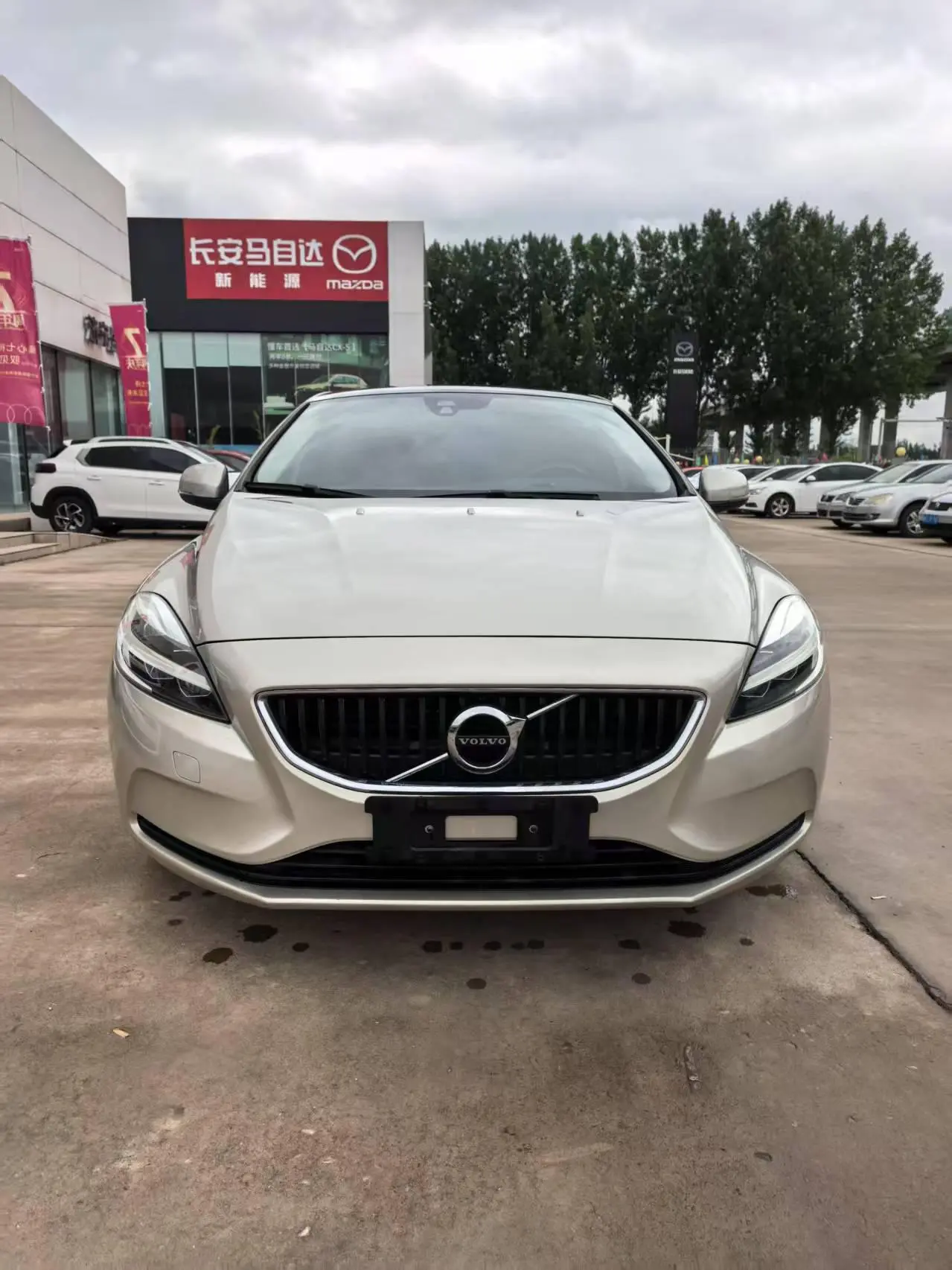 Volvo V40  из Китая