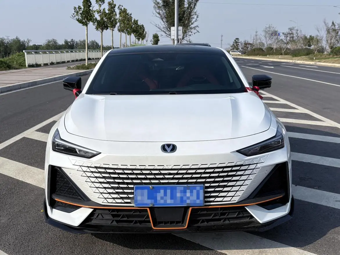 Changan UNI-V  из Китая