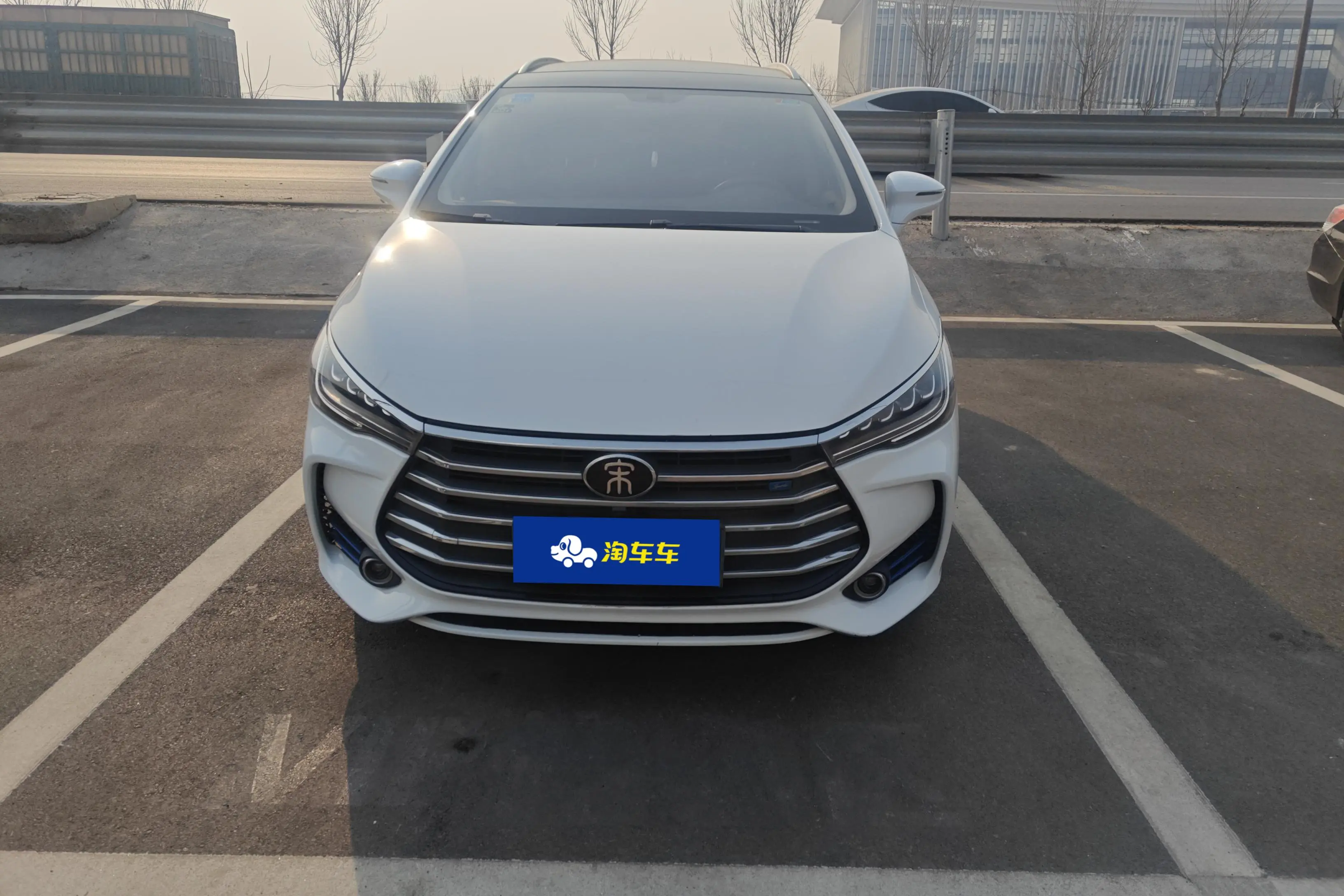 BYD Song MAX  из Китая