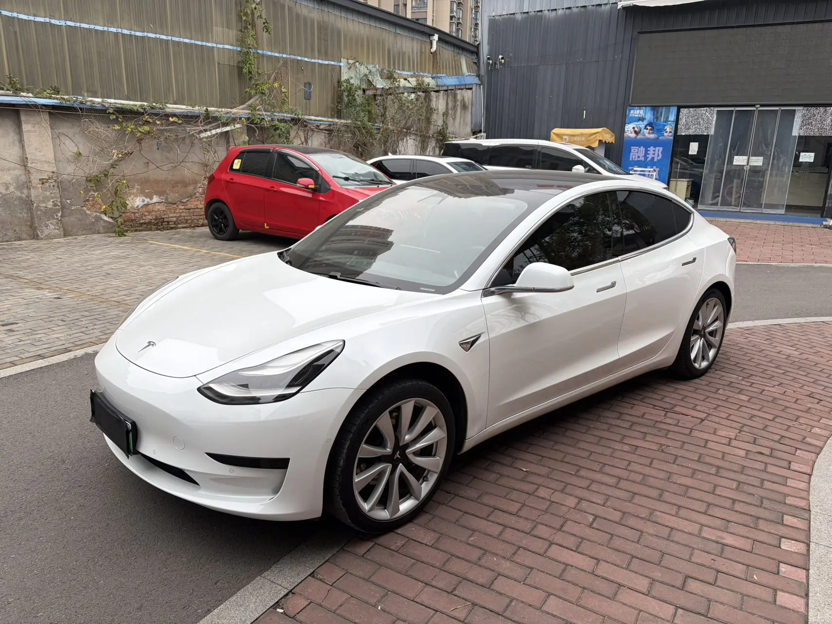 Tesla Model 3  из Китая