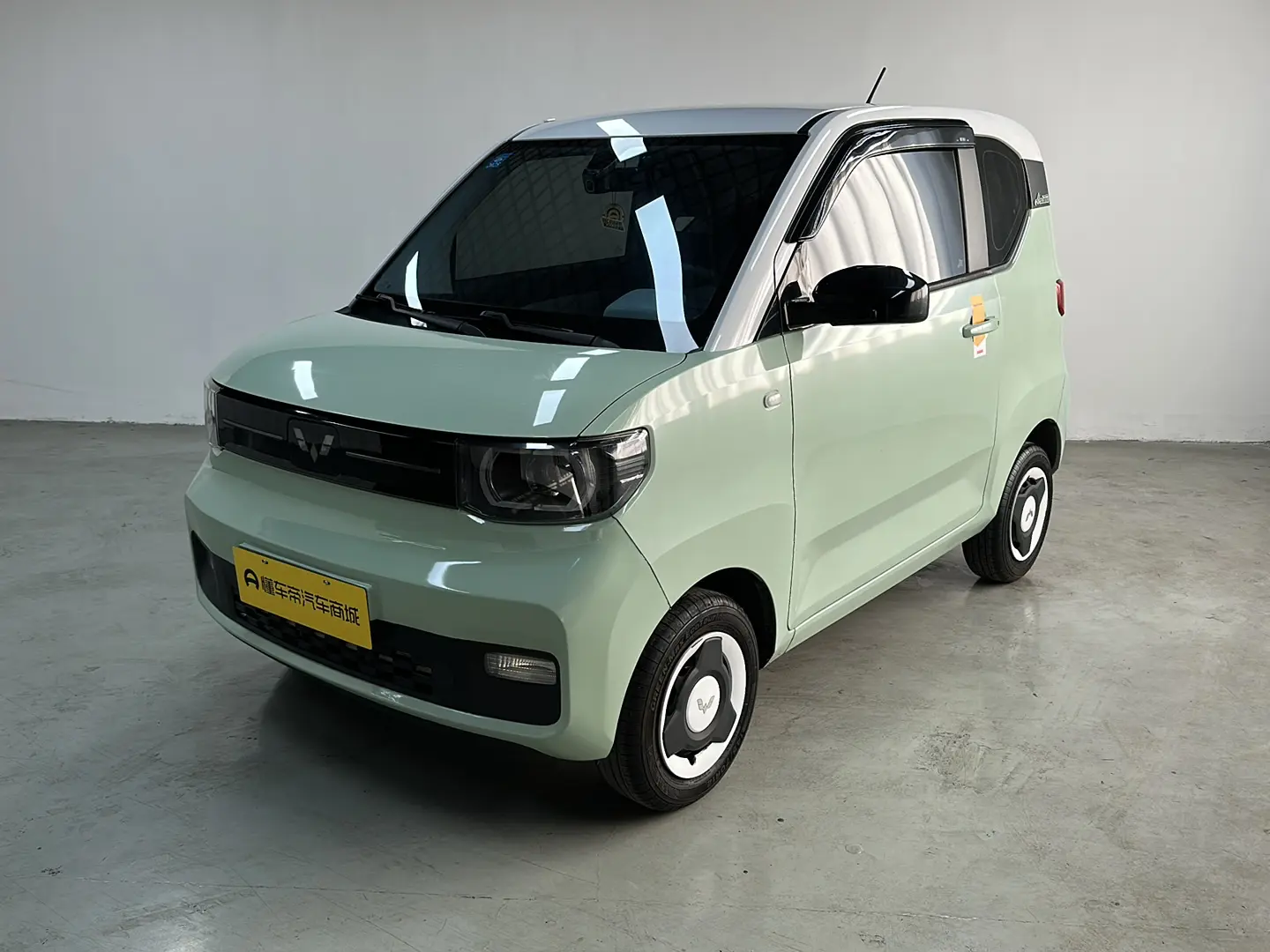 Wuling Hongguang MINIEV  из Китая