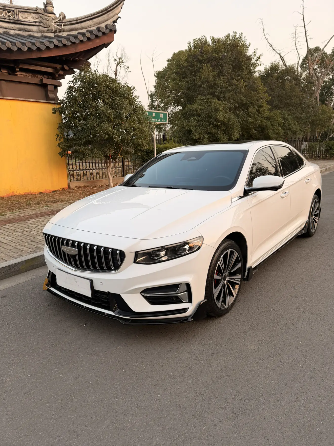 Geely Xing Rui  из Китая