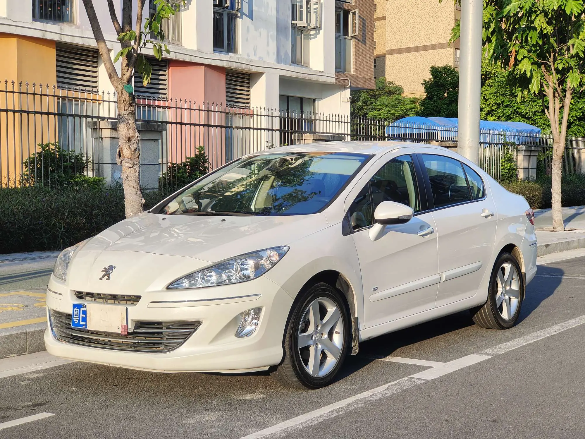Peugeot 408  из Китая