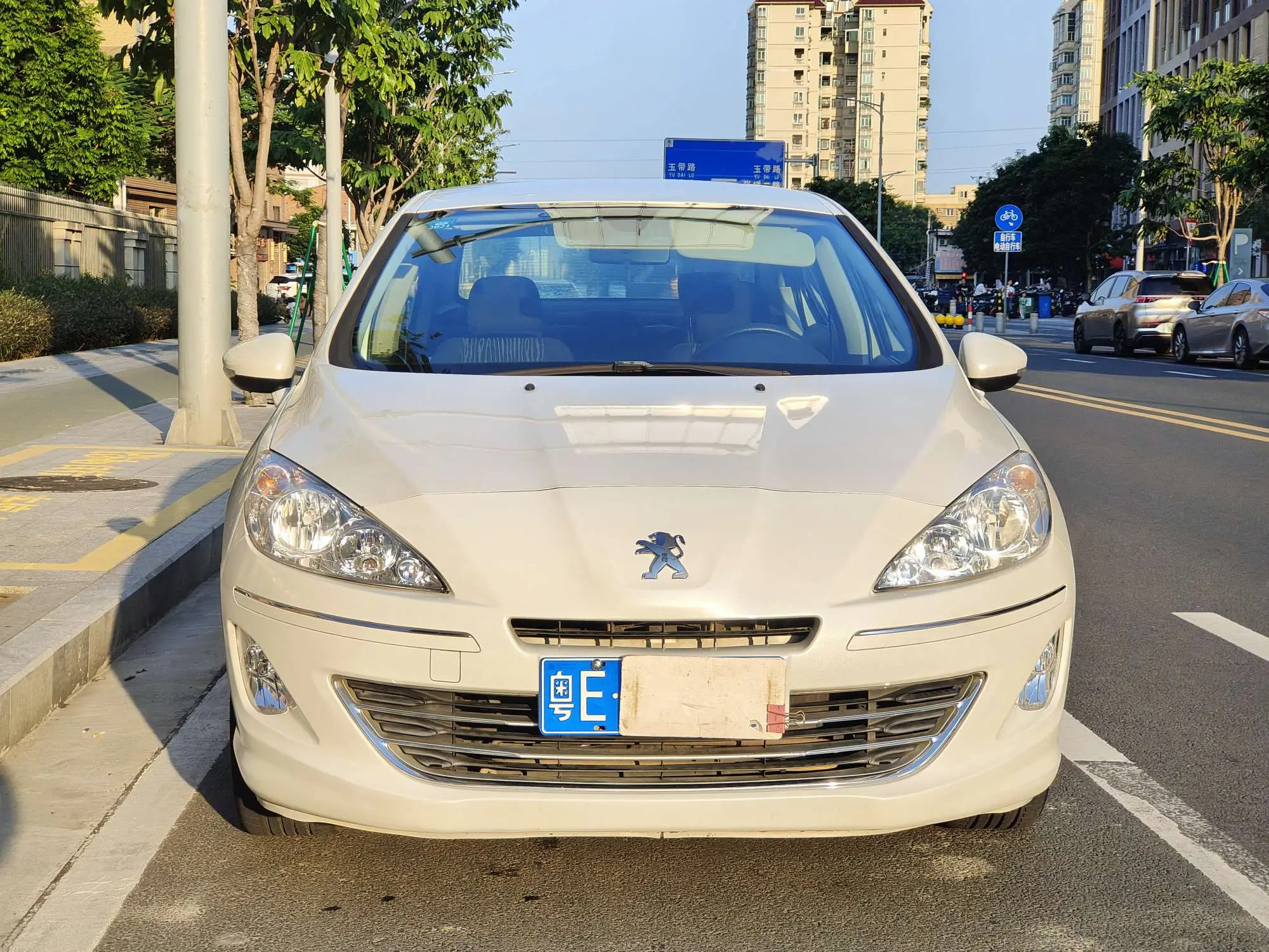 Peugeot 408  из Китая