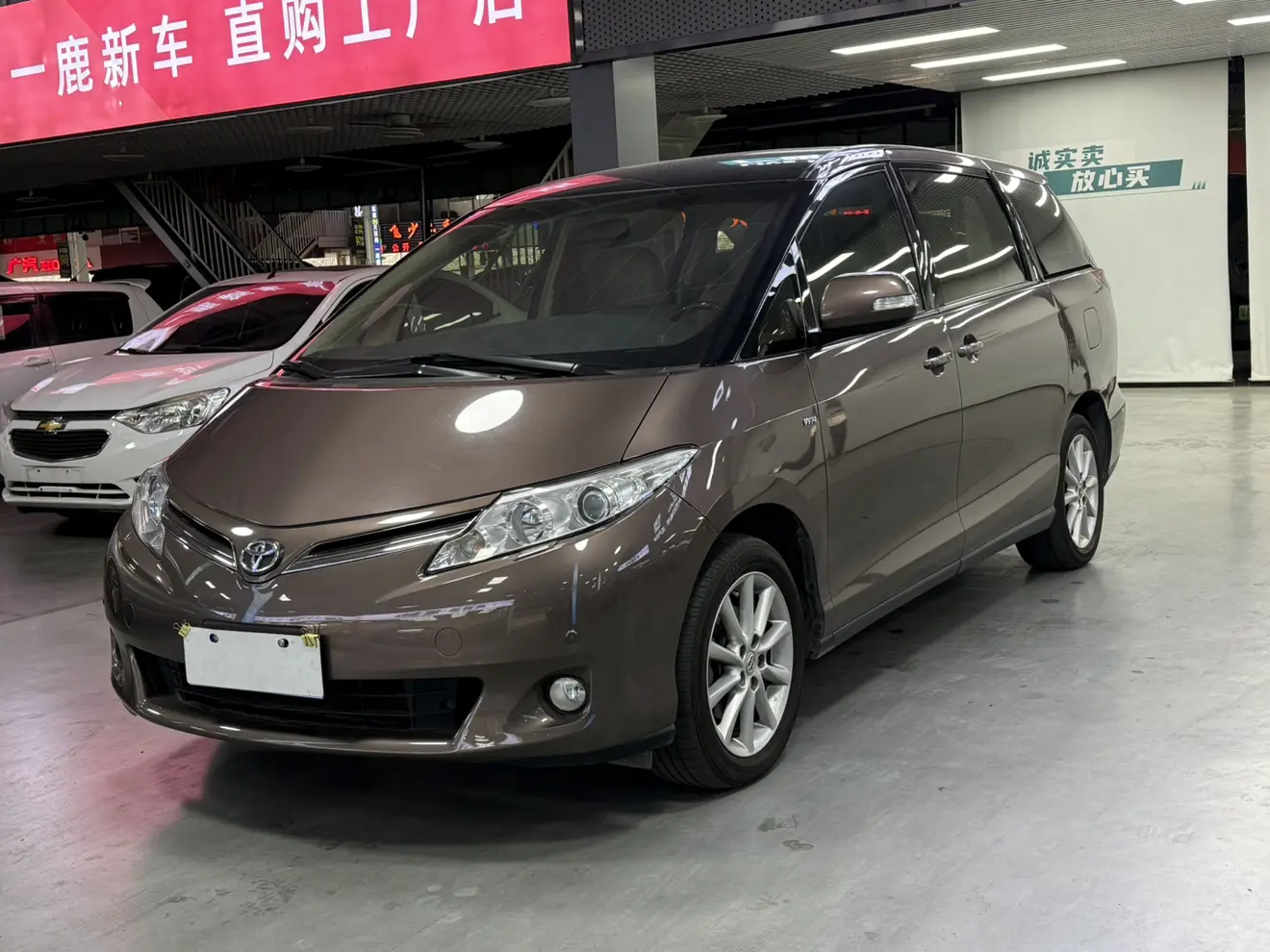 Toyota Previa  из Китая