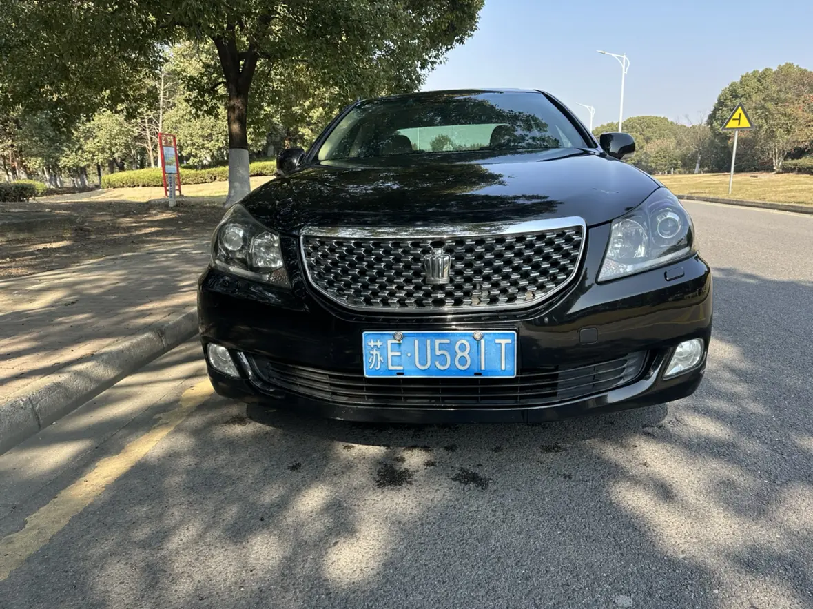 Toyota Crown  из Китая