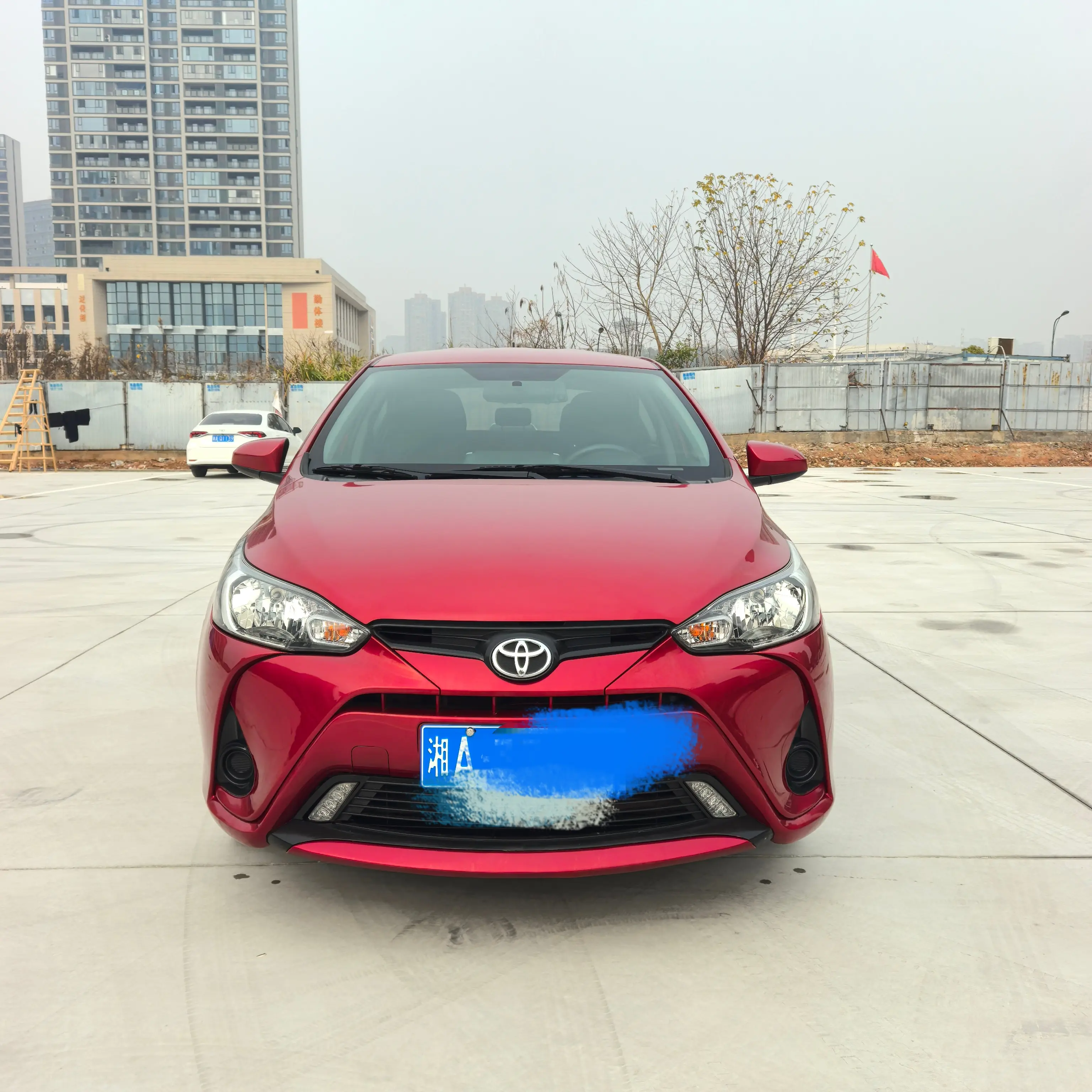 Toyota YARiS L Enjoy  из Китая