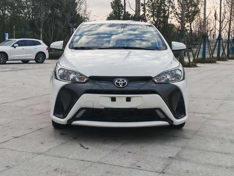 Toyota Yaris L  из Китая