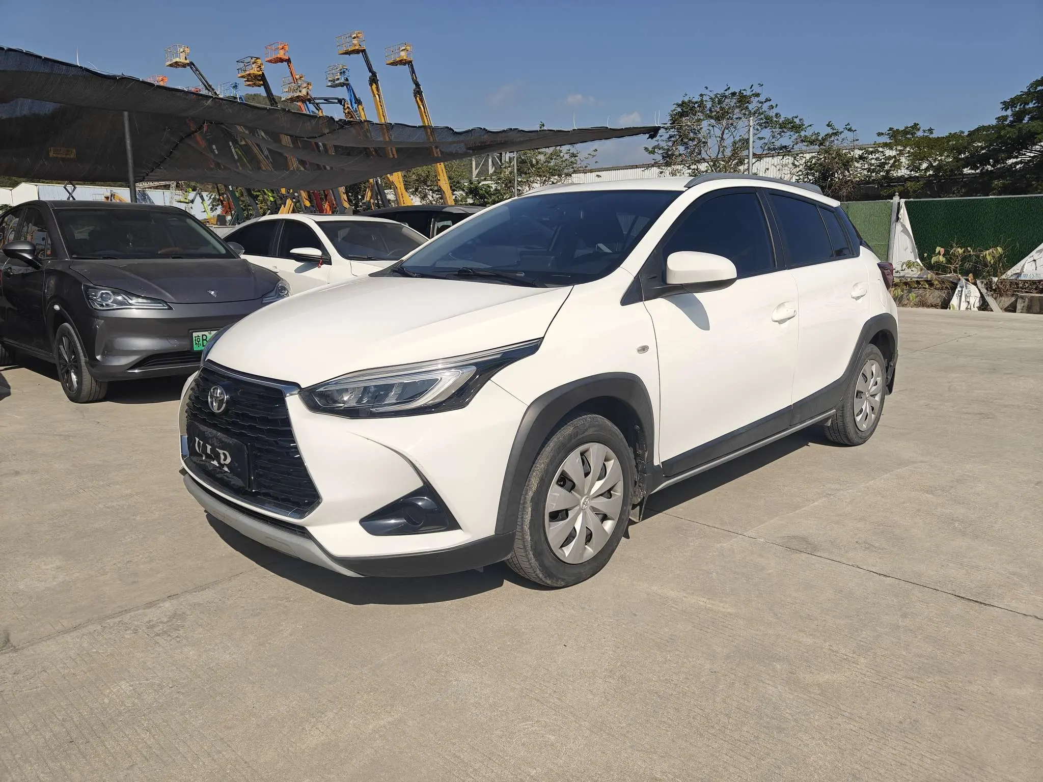 Toyota Yaris L  из Китая