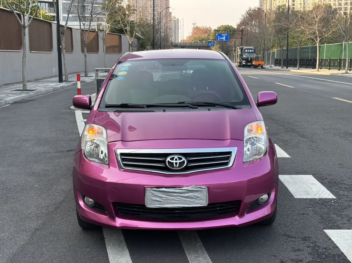 Toyota Yaris  из Китая