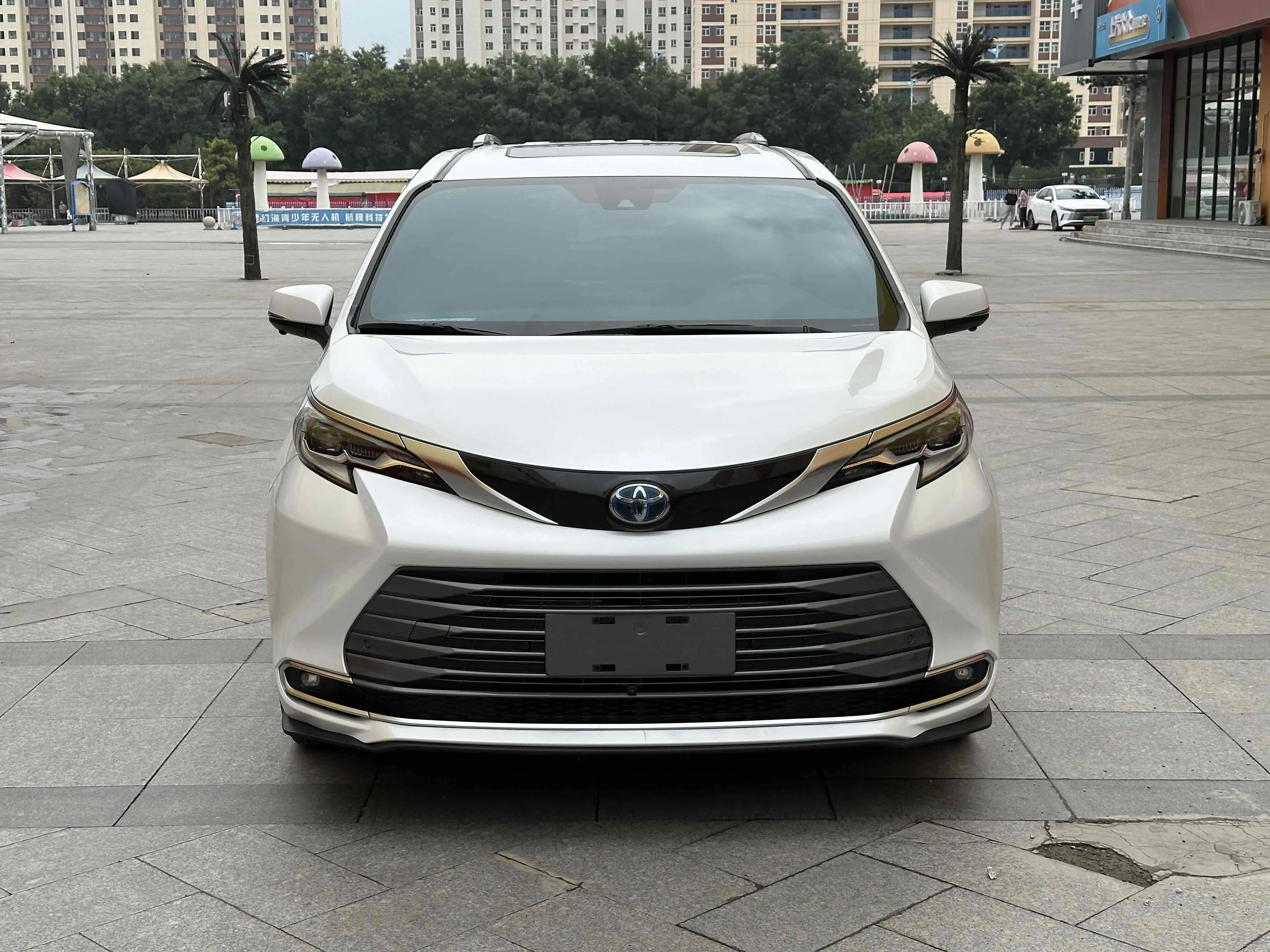 Toyota Sienna  из Китая