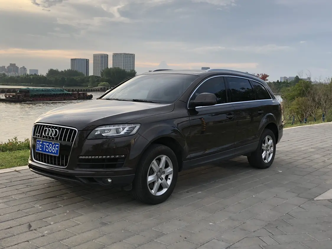 Audi Q7  из Китая