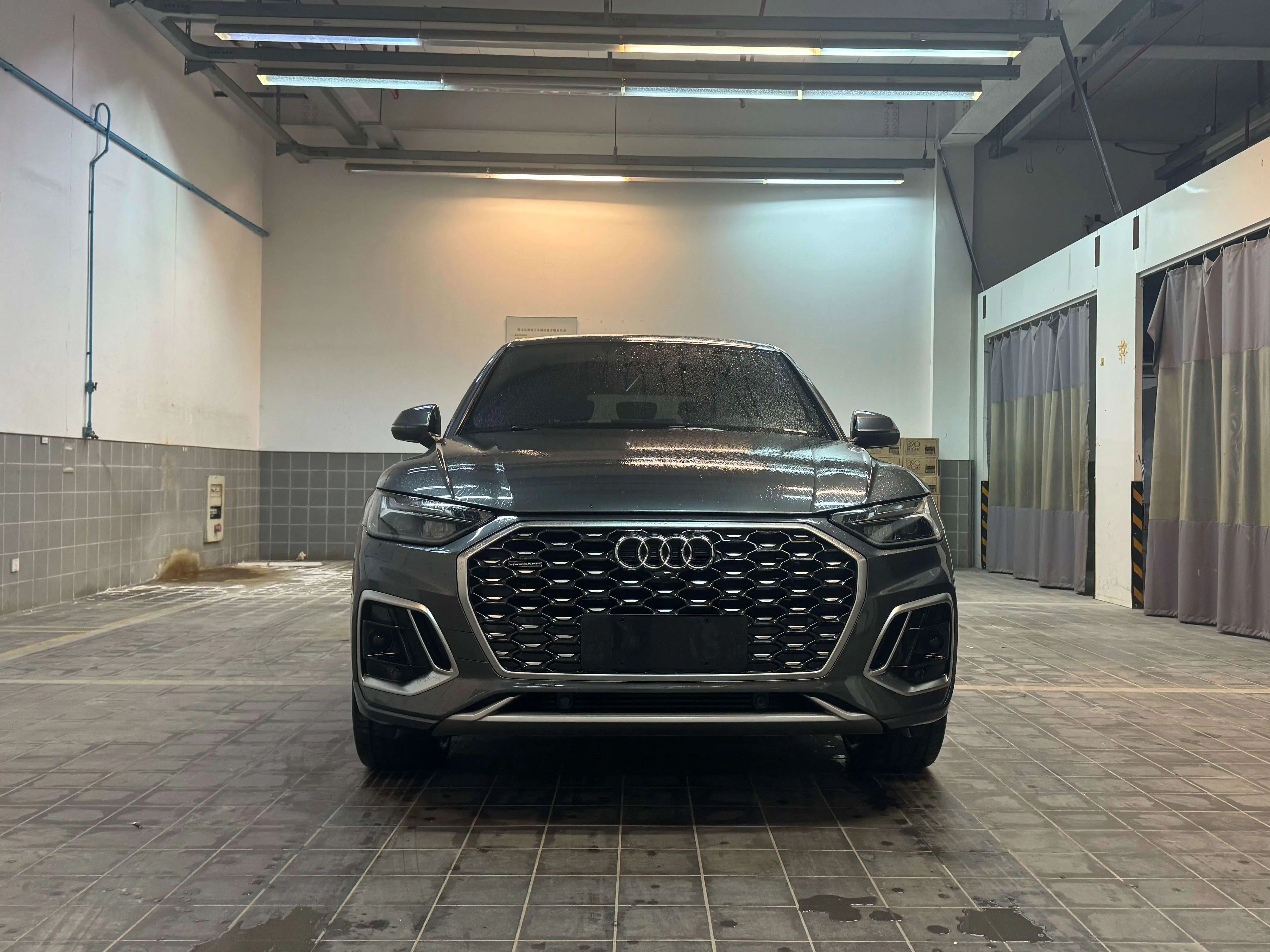 Audi Q5L Sportback  из Китая
