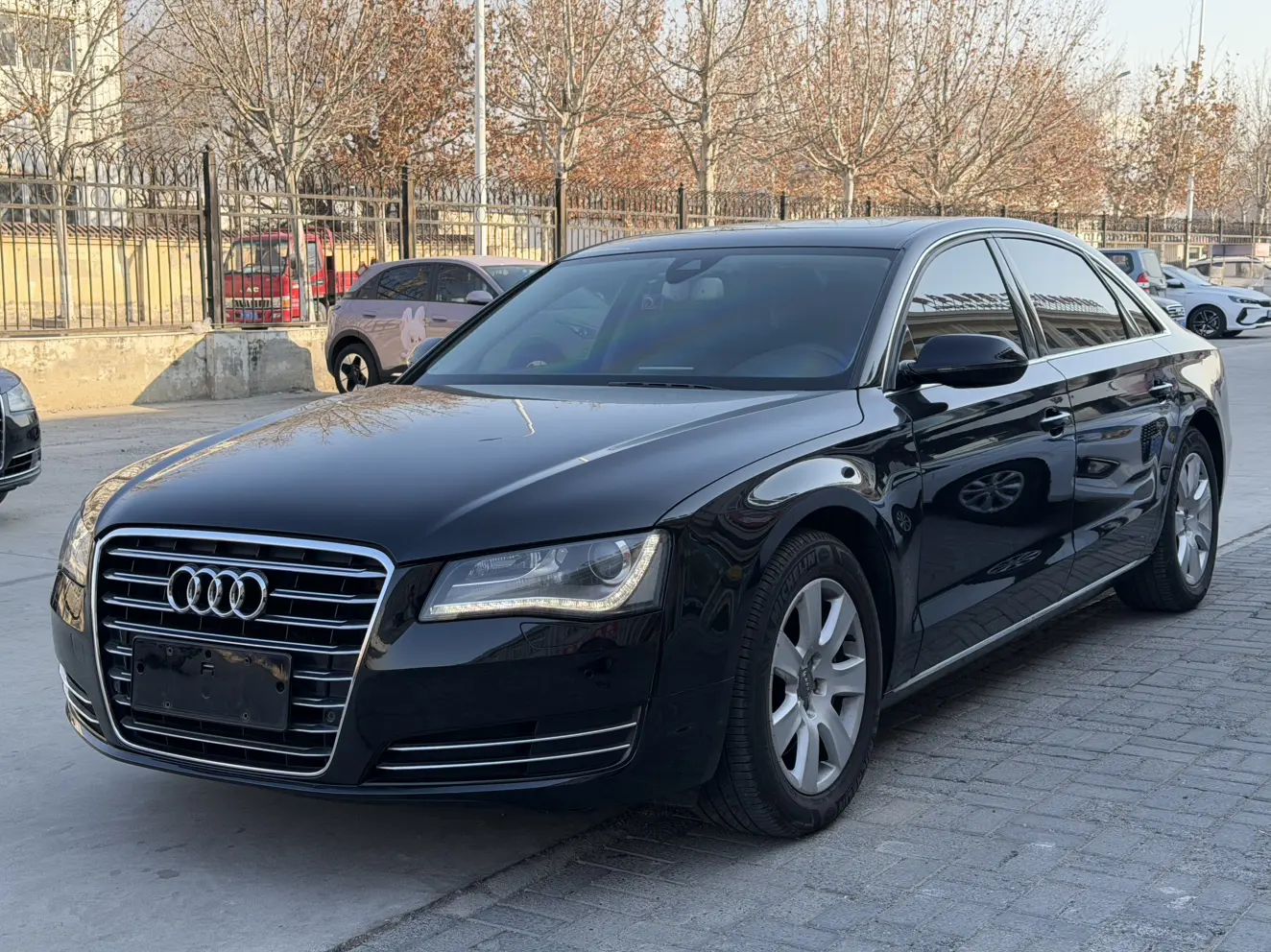Audi A8  из Китая
