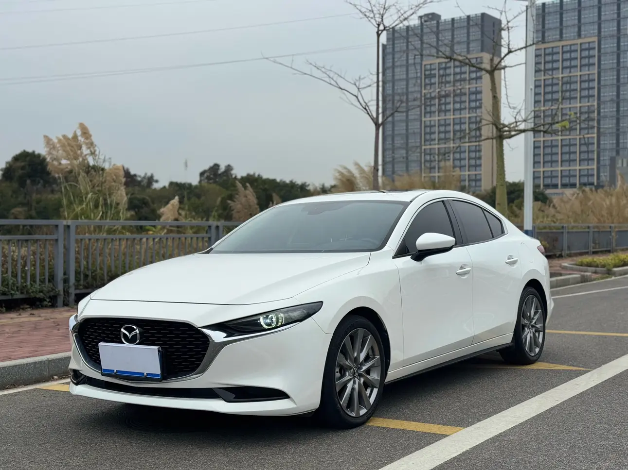 Mazda Axela (Mazda3)  из Китая