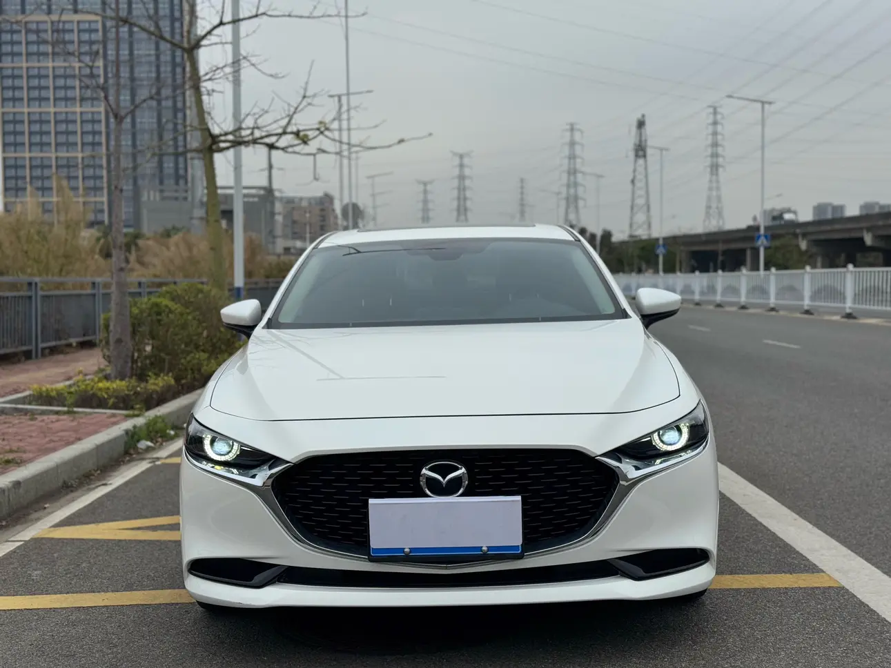 Mazda Axela (Mazda3)  из Китая