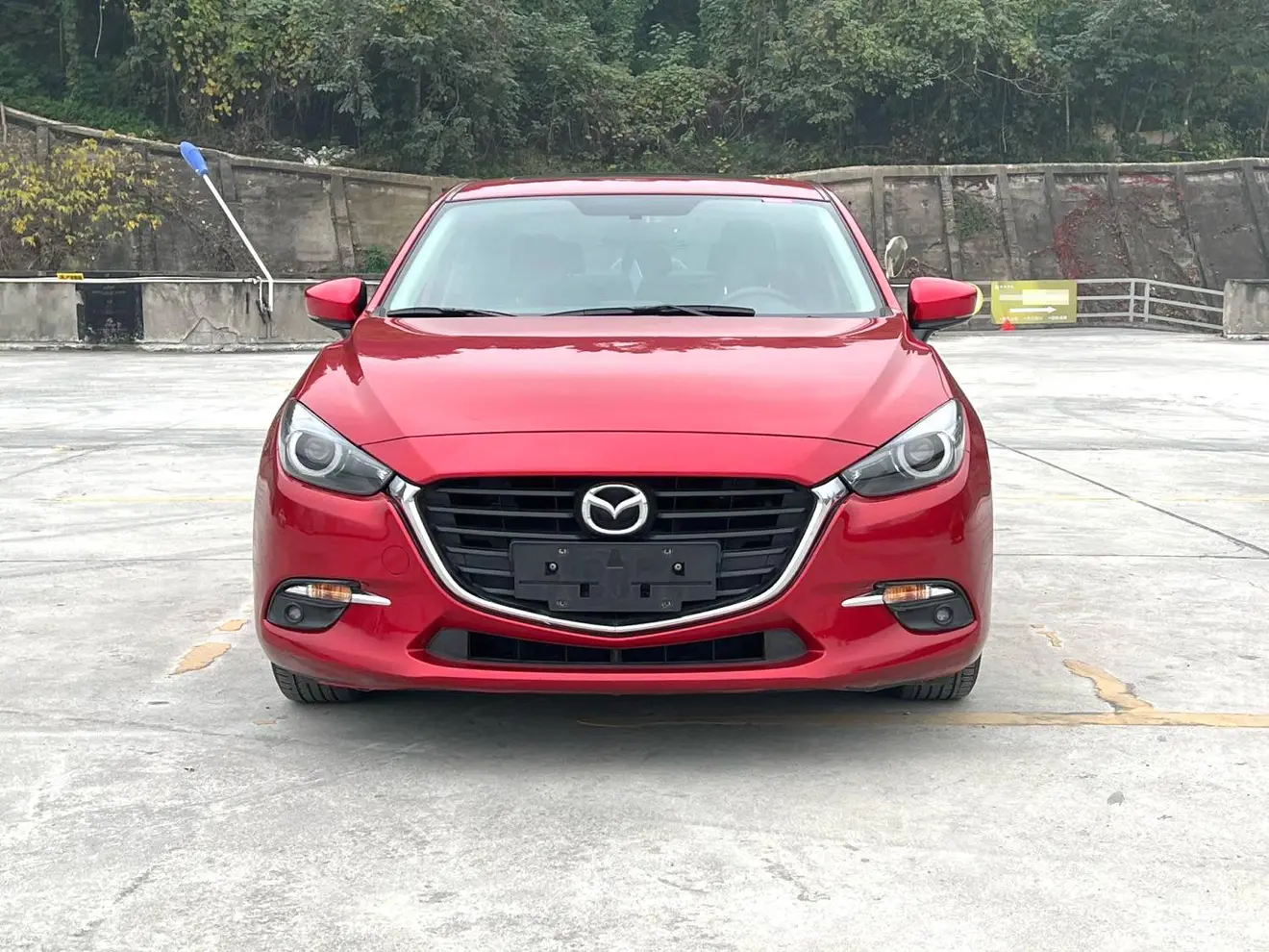 Mazda Axela (Mazda3)  из Китая