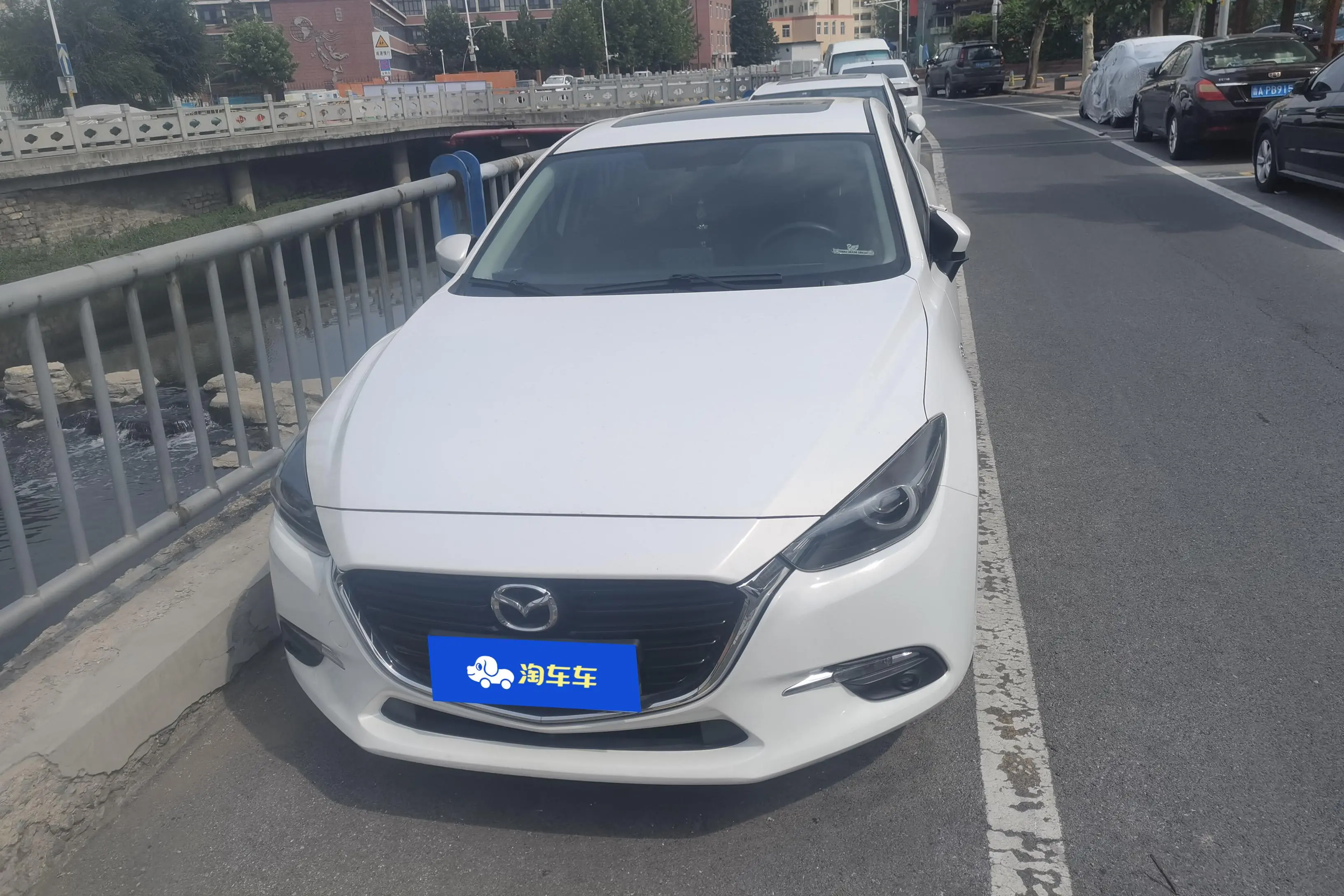 Mazda Axela (Mazda3)  из Китая