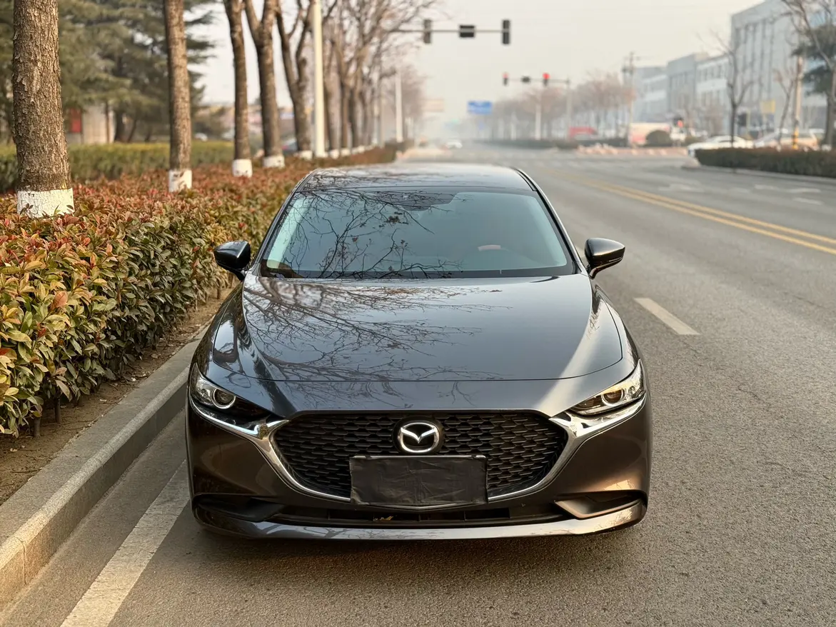 Mazda Axela (Mazda3)  из Китая