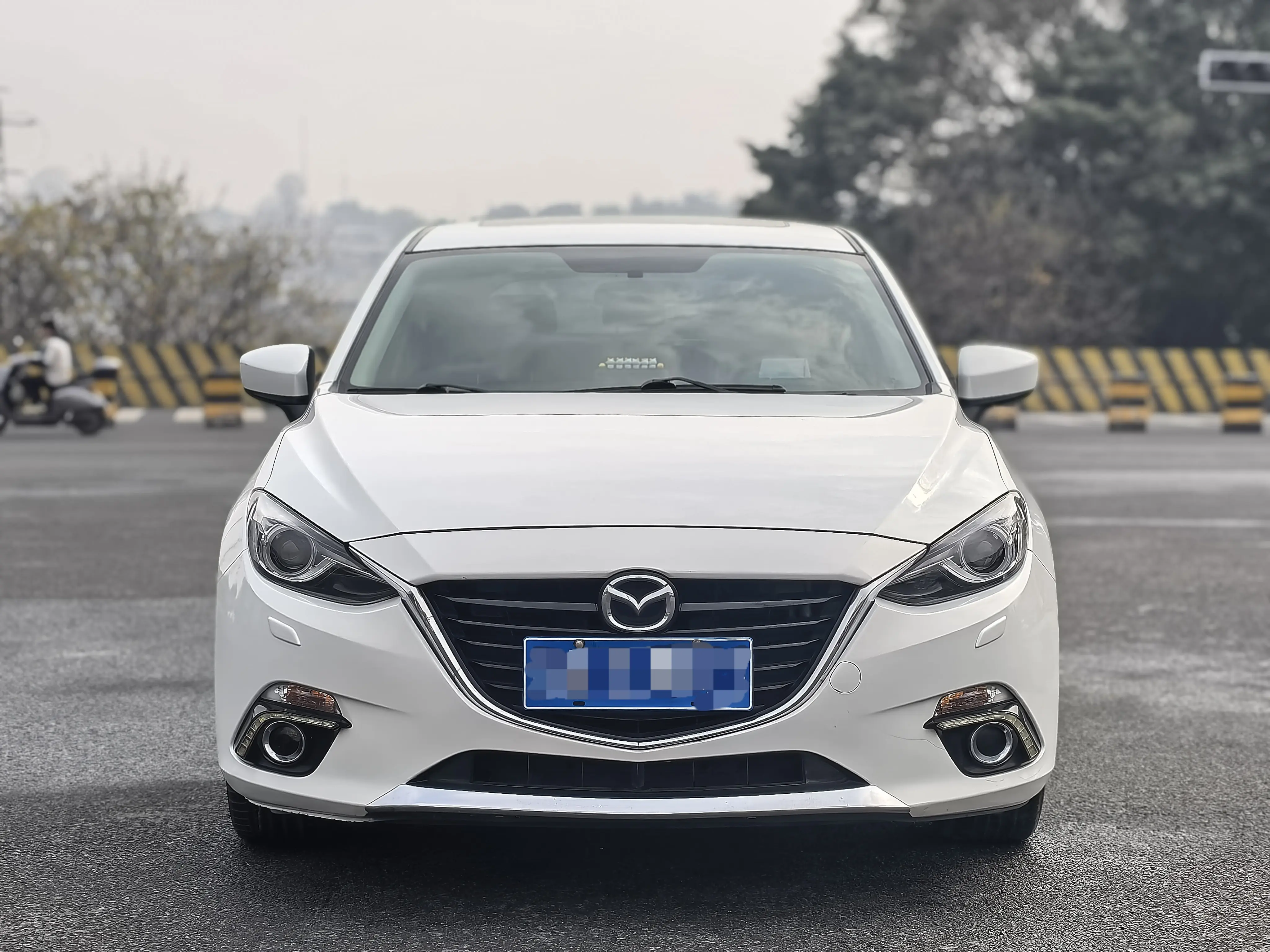 Mazda Axela (Mazda3)  из Китая