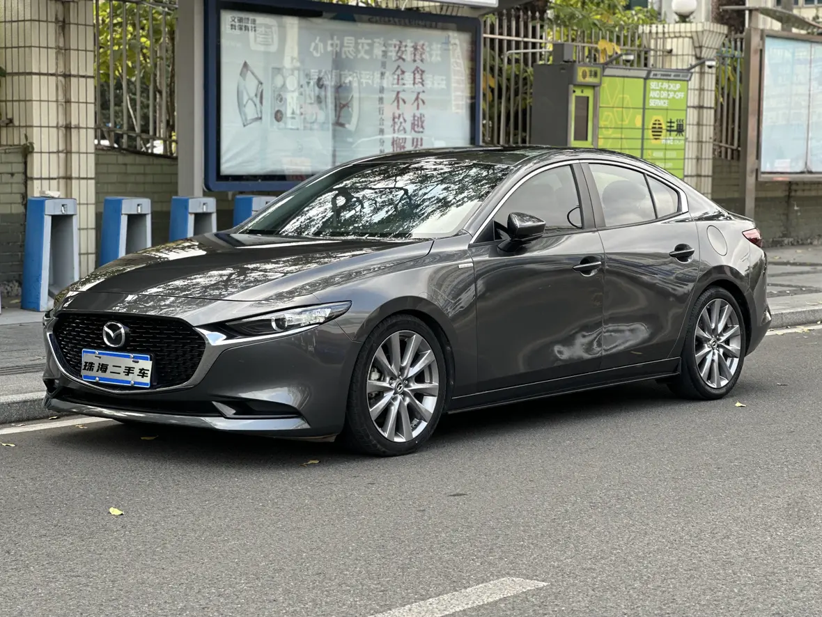 Mazda Axela (Mazda3)  из Китая