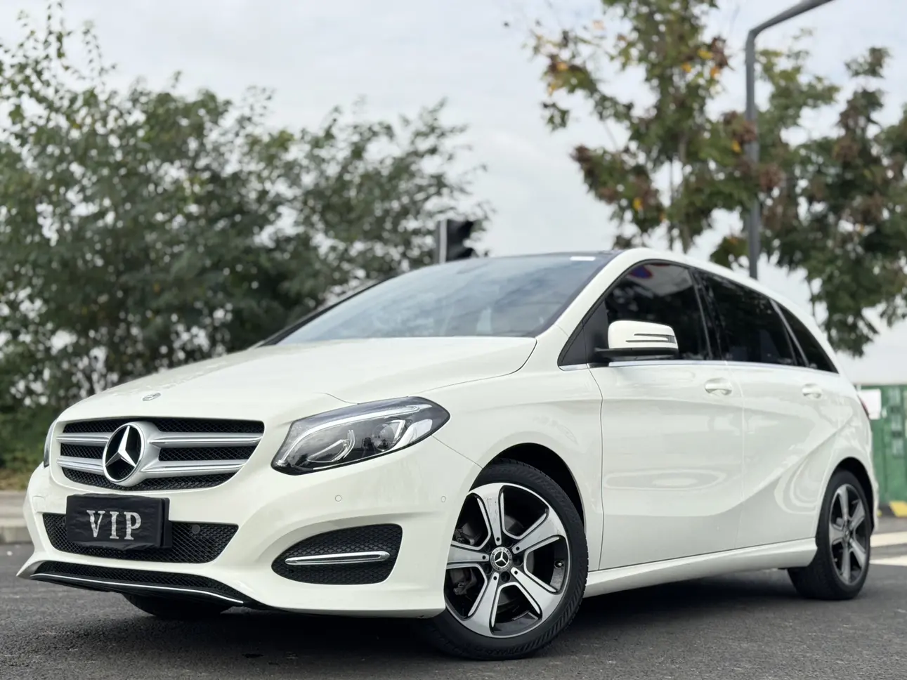 Mercedes-Benz Mercedes Benz B Class  из Китая