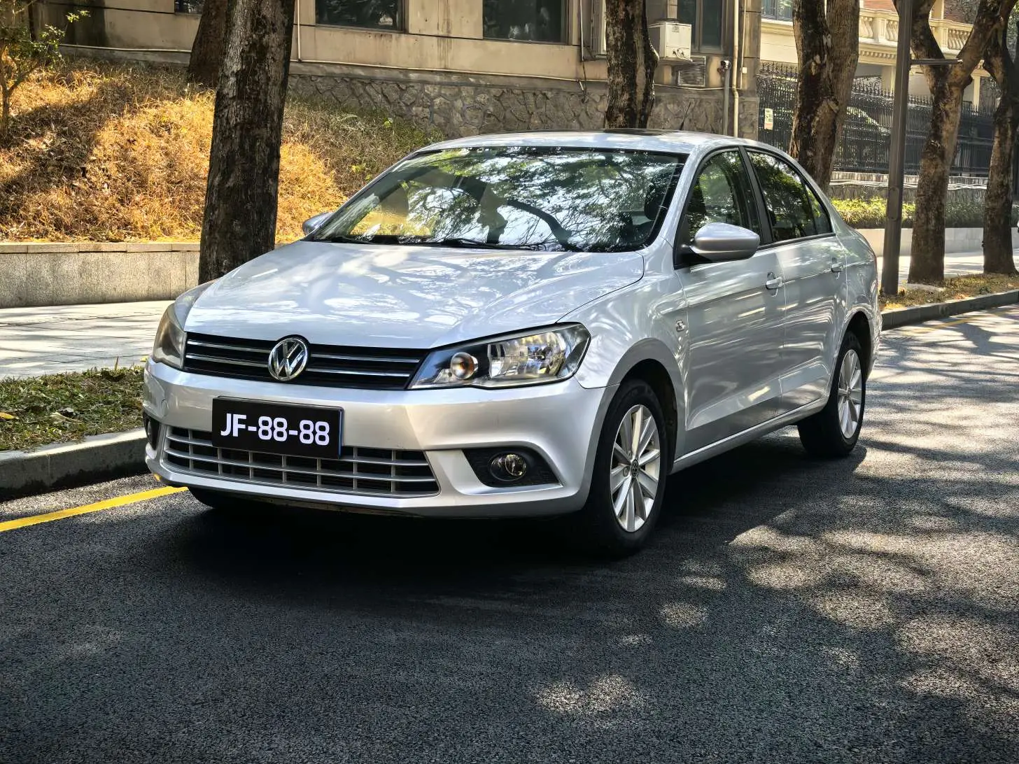 Volkswagen Jetta  из Китая