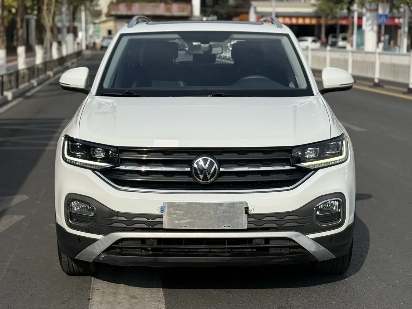 Volkswagen Explore the shadows  из Китая