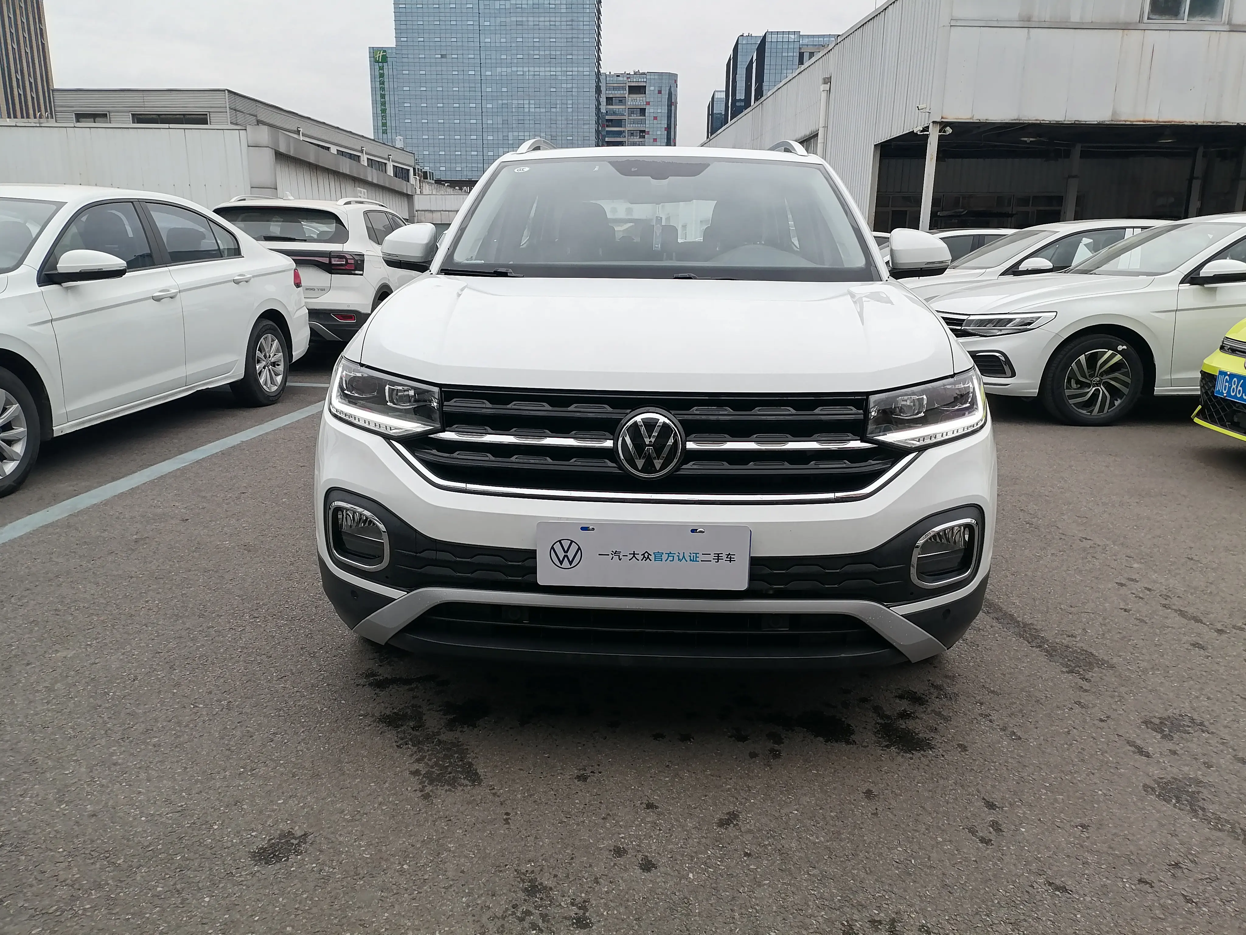 Volkswagen Explore the shadows  из Китая